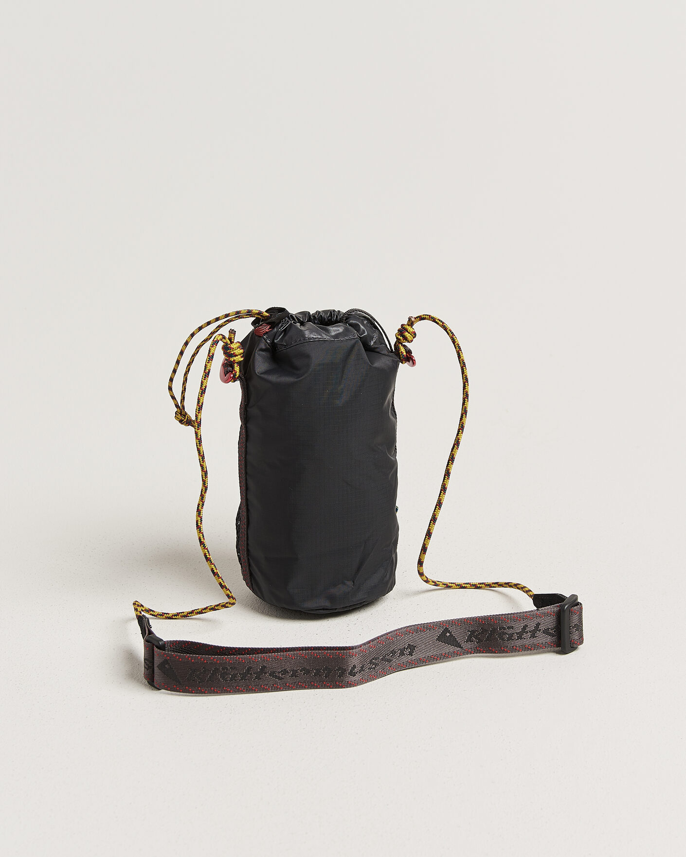 Herren | Taschen | Klättermusen | Algir Bottle Holder Bag Raven