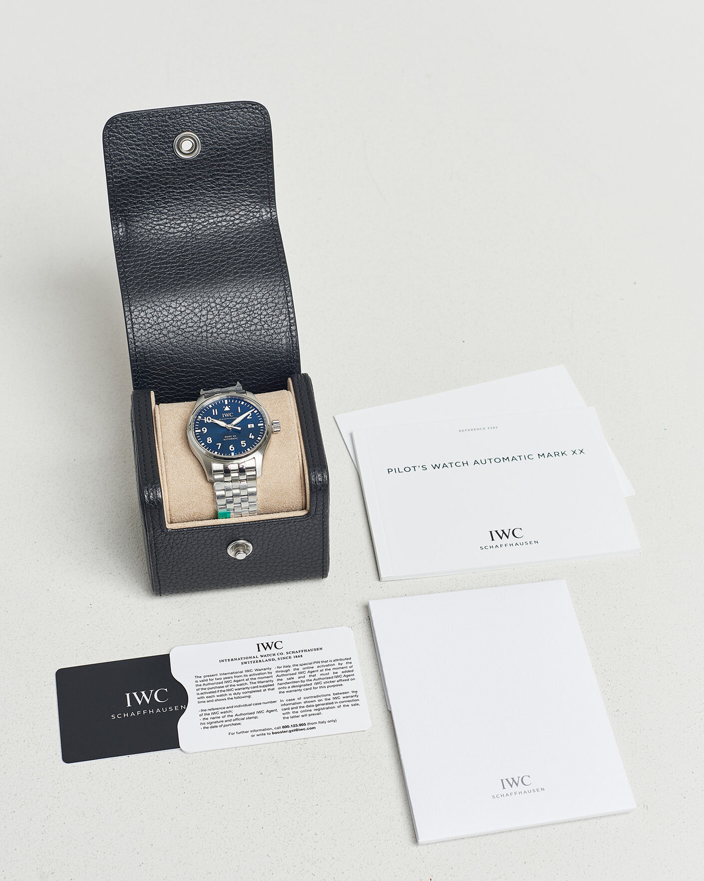 Herren | Pre-Owned & Vintage Watches | IWC Pre-Owned | Pilot's Watch Mark XX  