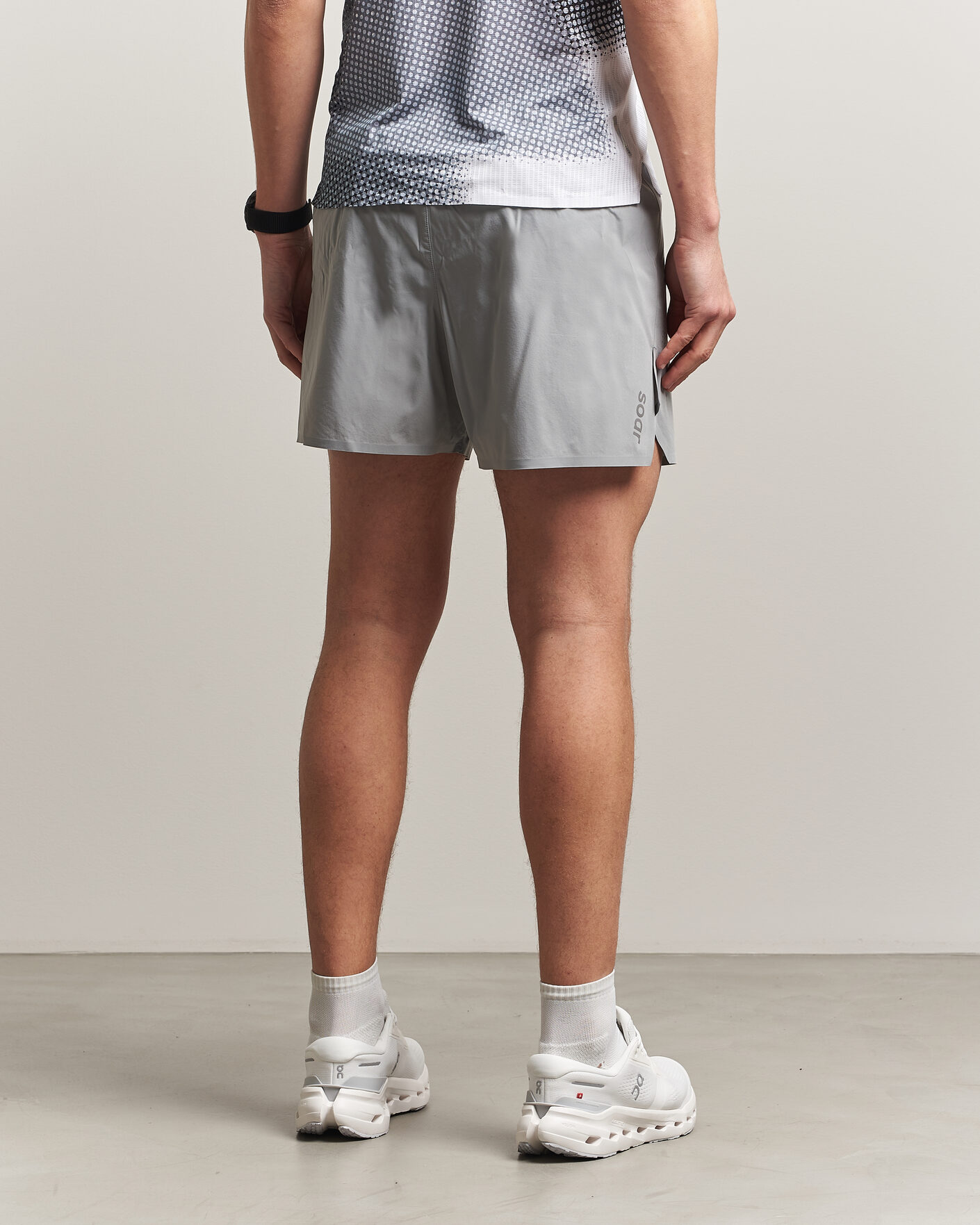 Herren | Shorts | SOAR Running | Run Short Silver Grey
