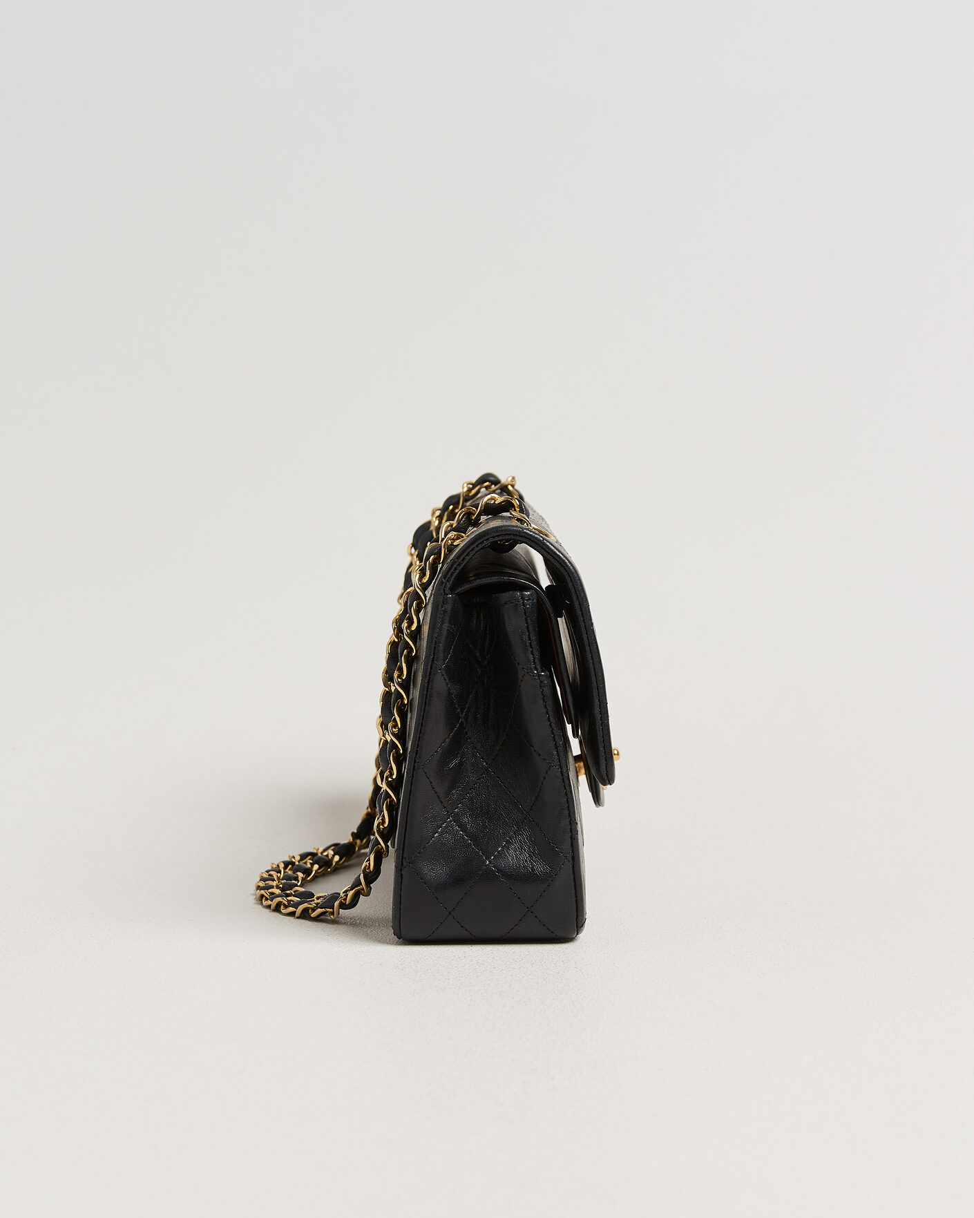 Herren | Pre-Owned & Vintage Bags | Chanel Pre-Owned | Classic Medium Double Flap Bag Lambskin Black