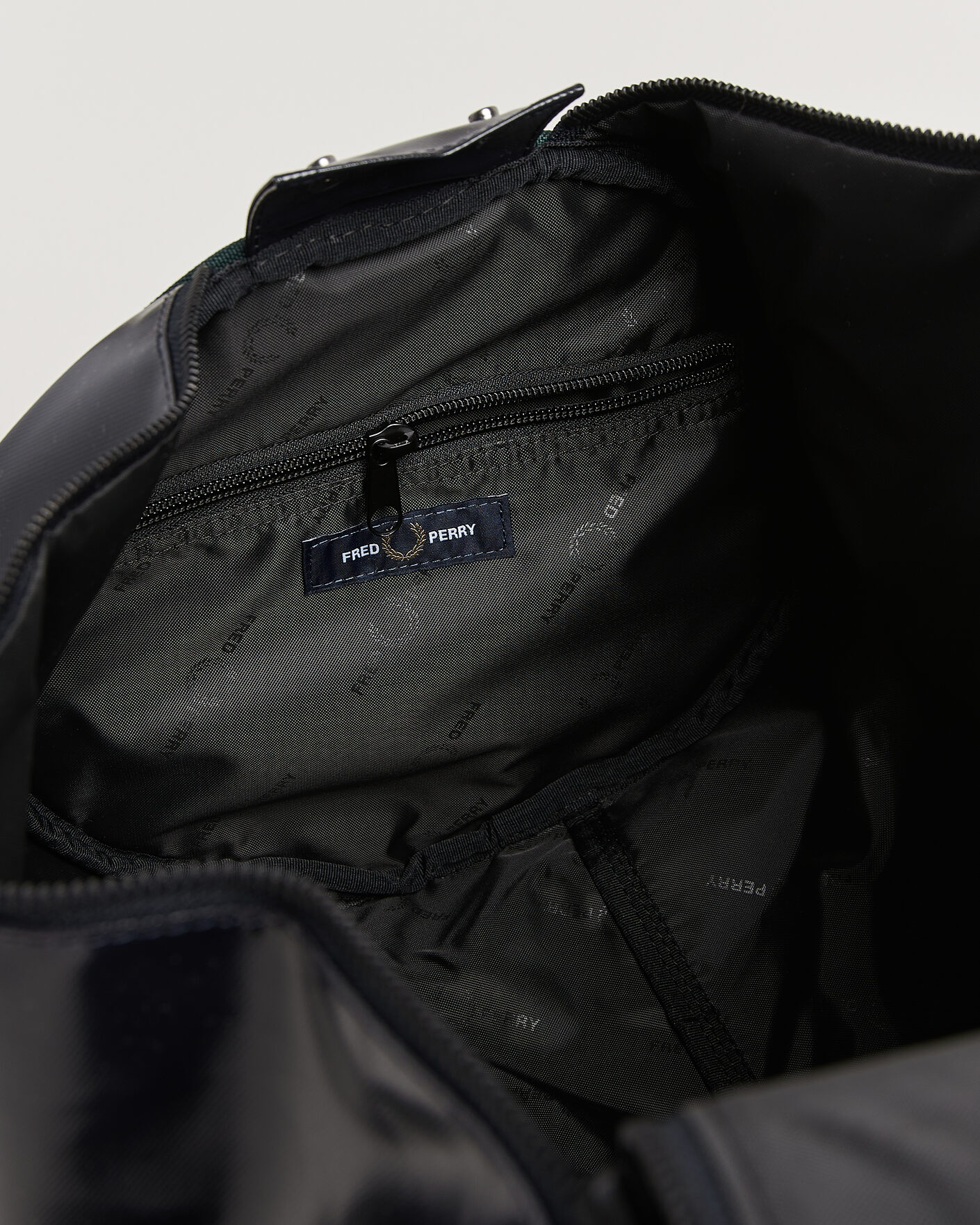 Herren | Taschen | Fred Perry | Classic Barrel Bag Navy/Grassroots Green
