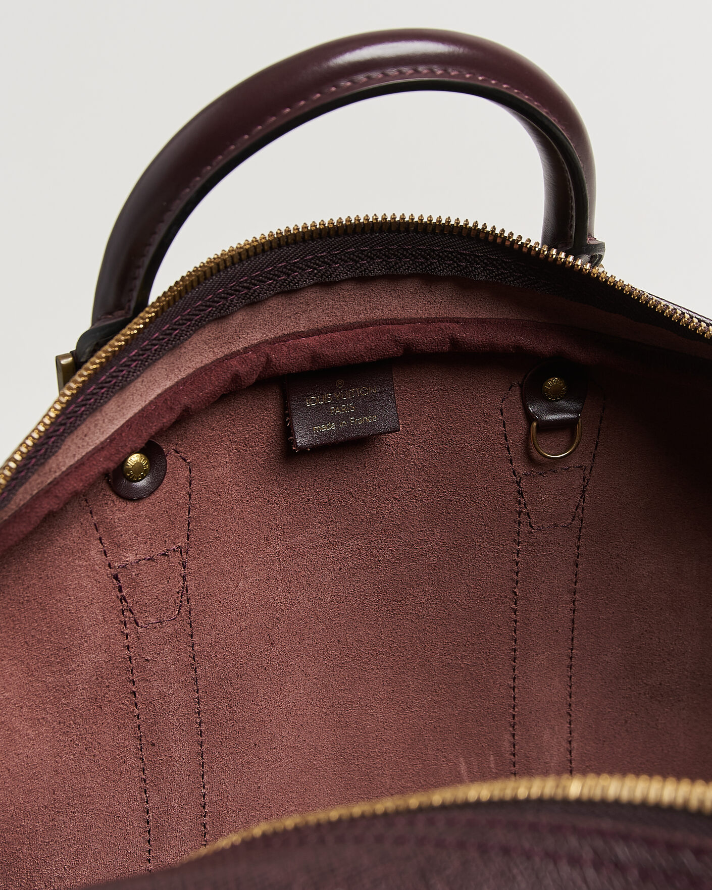 Herren | Pre-Owned & Vintage Bags | Louis Vuitton Pre-Owned | Taiga Kendall Weekend Bag PM Burgundy