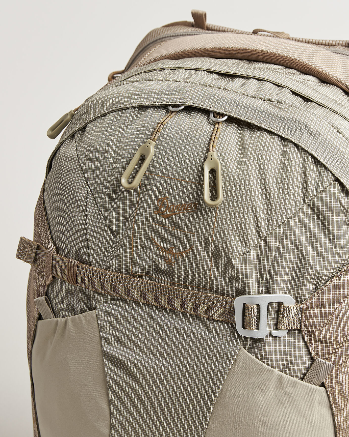 Herren | Taschen | Osprey | X Danner Farpoint 40 Sawdust - Latte Brown