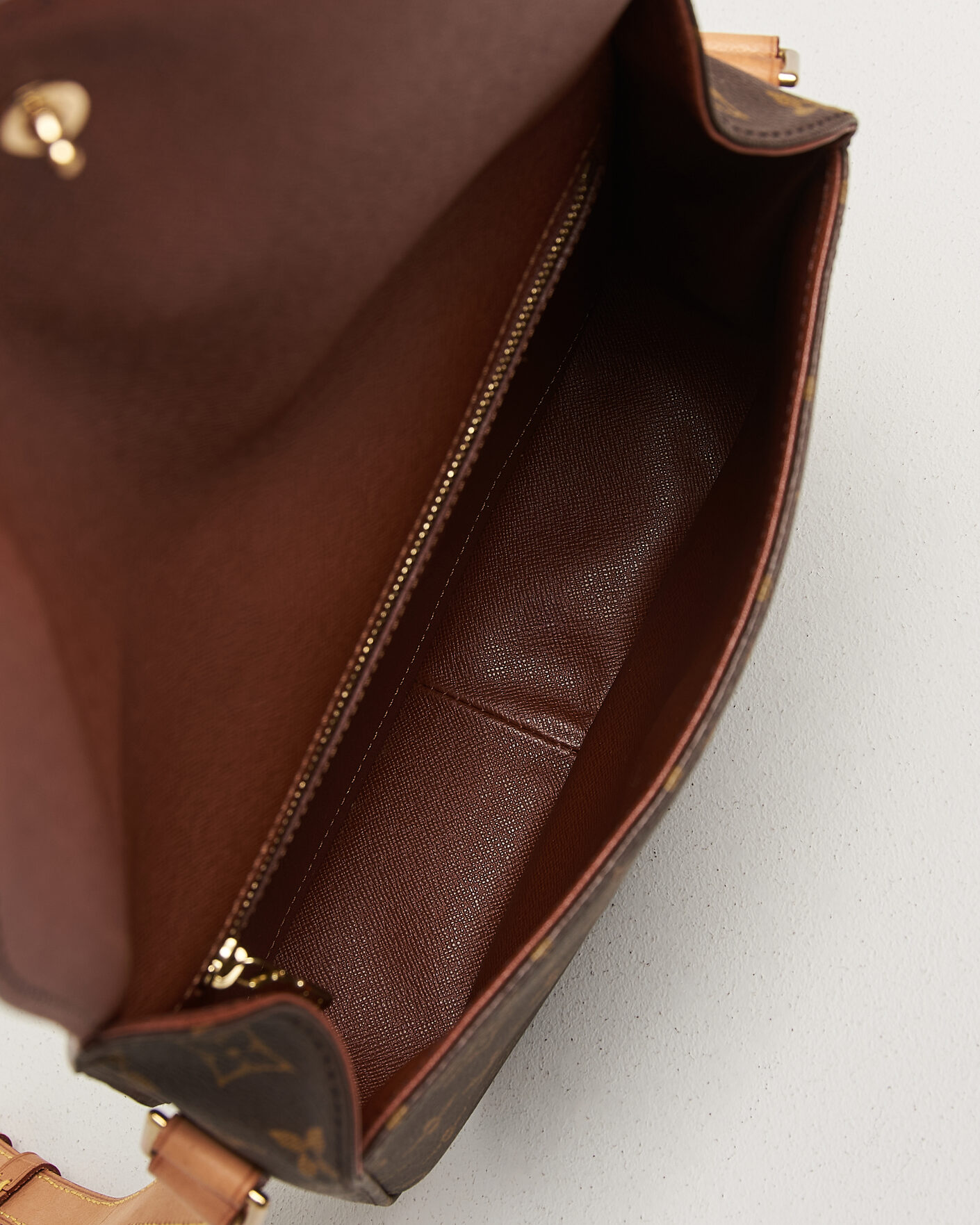 Herren | Pre-Owned & Vintage Bags | Louis Vuitton Pre-Owned | Saint Cloud GM Bag Monogram