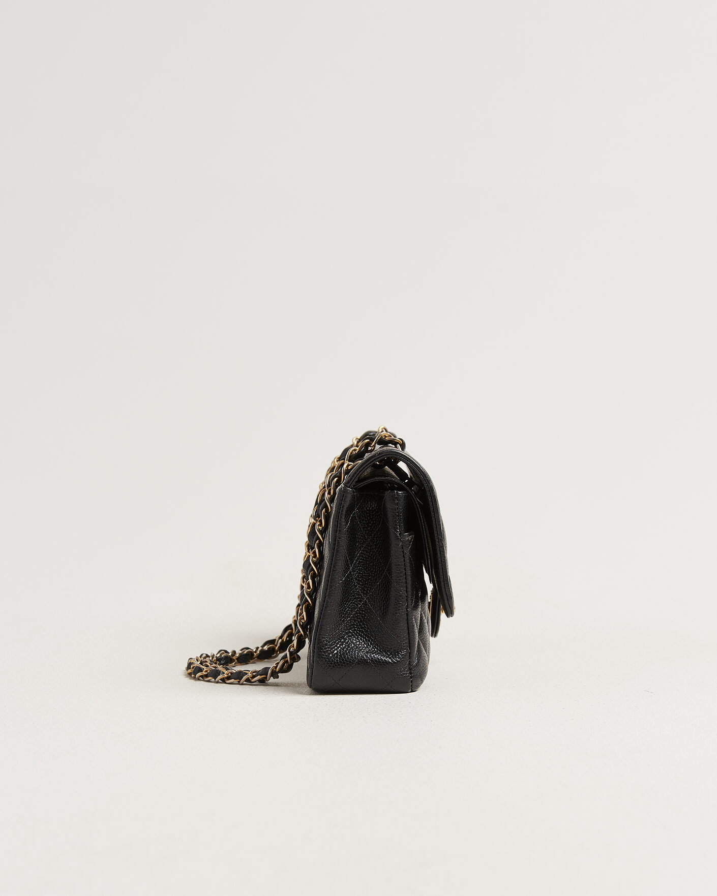 Herren | Chanel Pre-Owned Classic Medium Double Flap Bag Caviar Leather Black | Chanel Pre-Owned | Classic Medium Double Flap Bag Caviar Leather Black