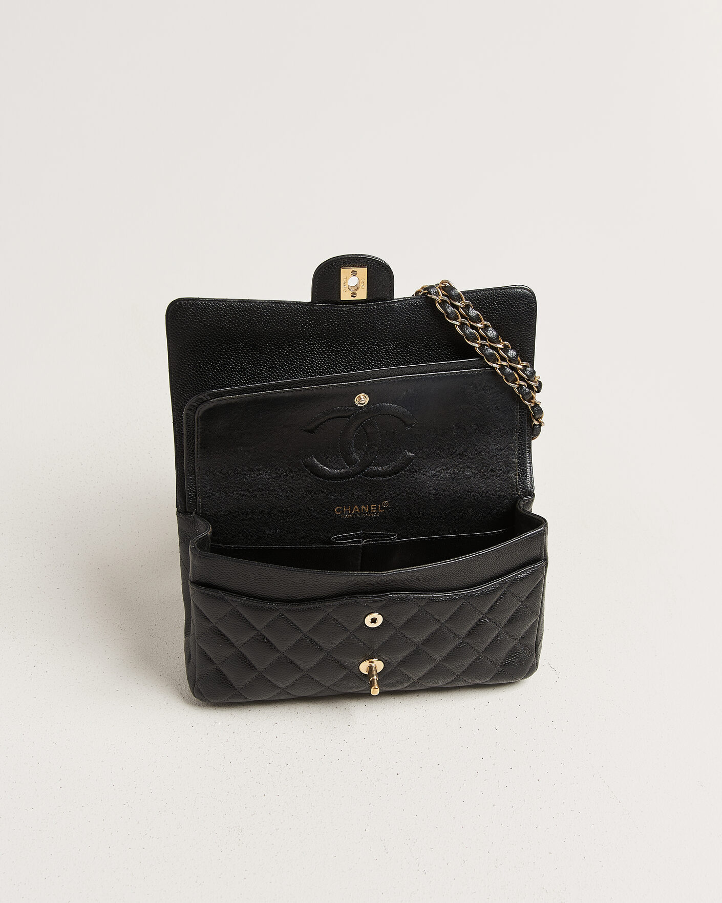 Herren | Chanel Pre-Owned Classic Medium Double Flap Bag Caviar Leather Black | Chanel Pre-Owned | Classic Medium Double Flap Bag Caviar Leather Black