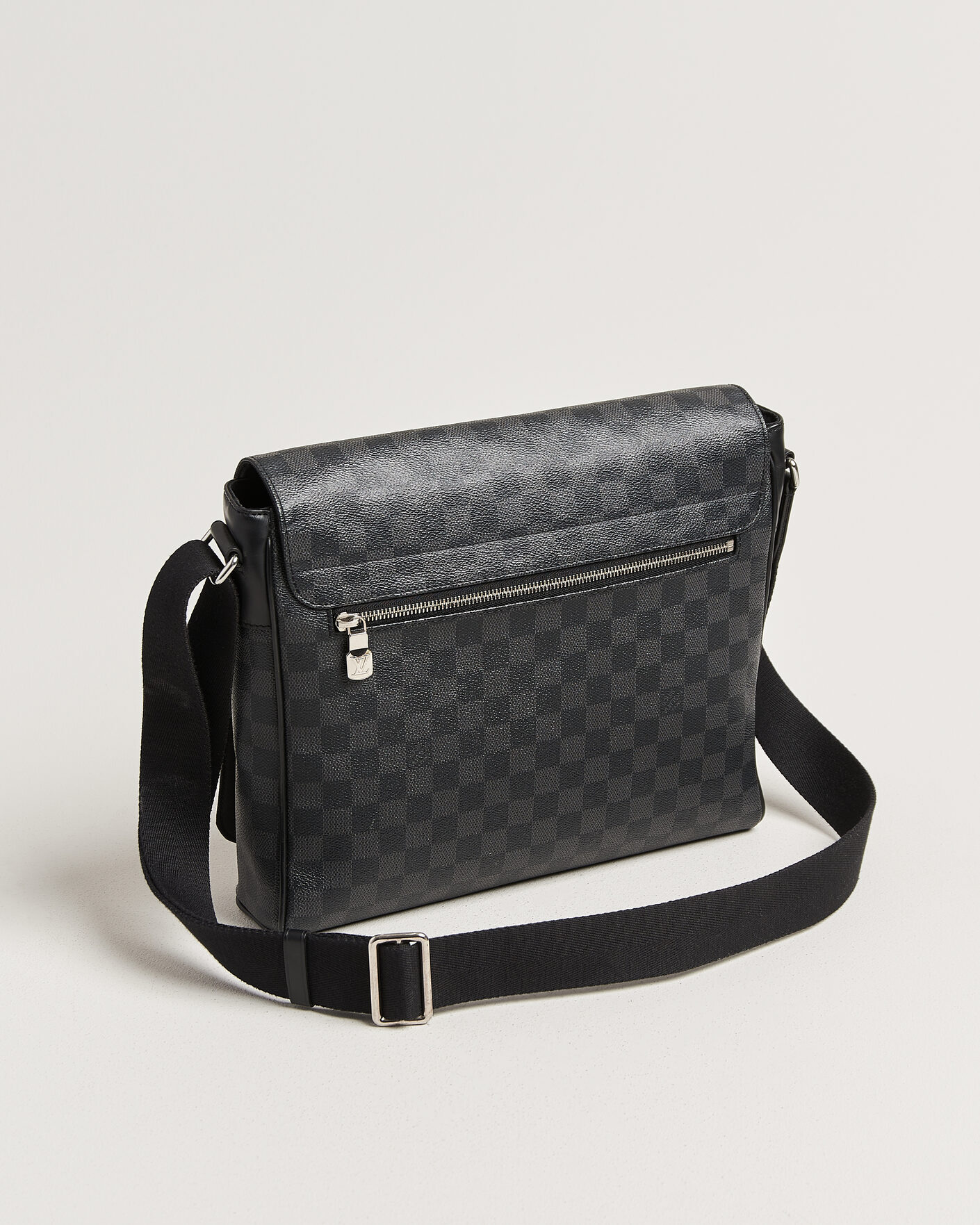 Herren | Pre-Owned & Vintage Bags | Louis Vuitton Pre-Owned | Louis Vuitton District Messenger Bag MM Damier Graphite