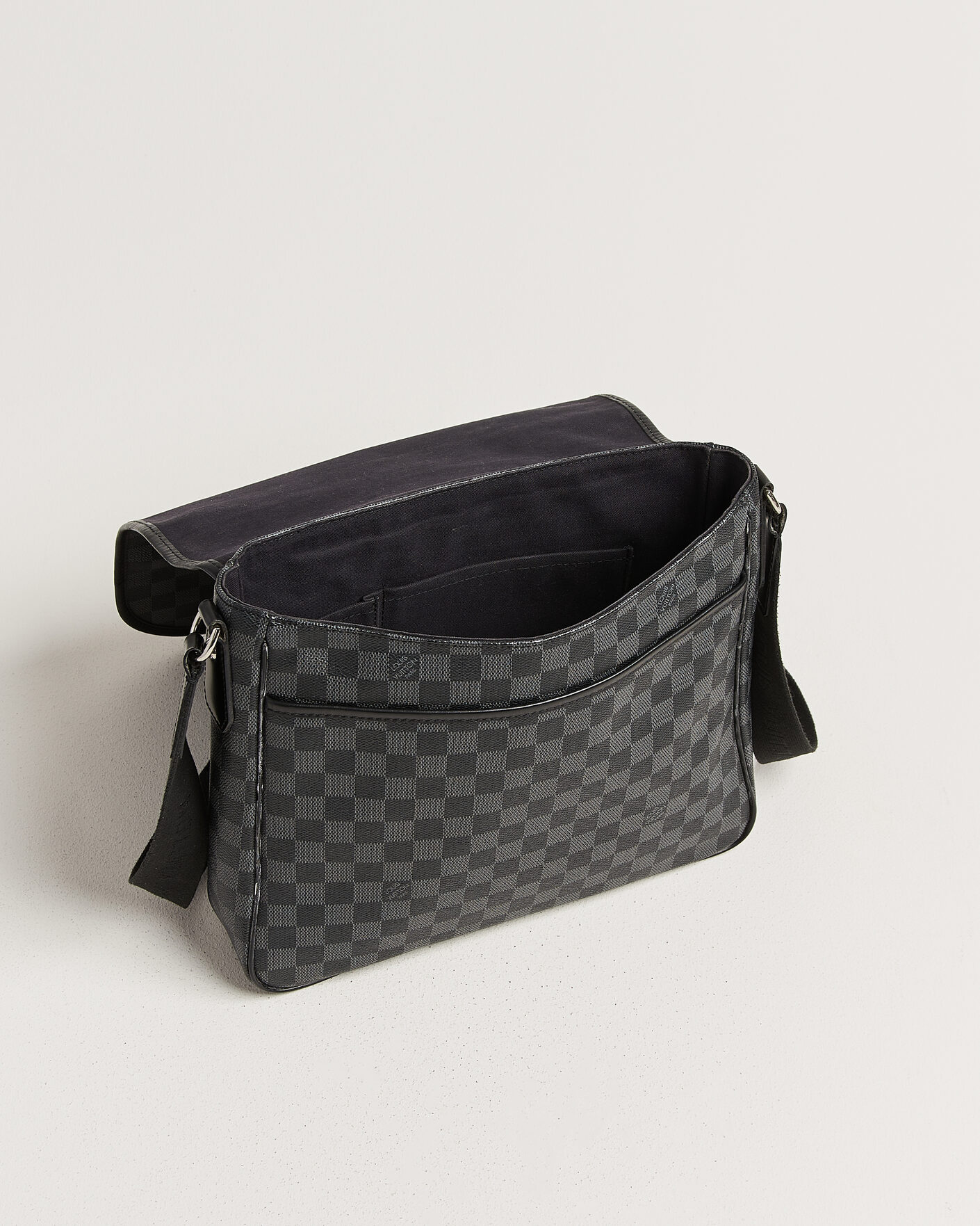 Herren | Pre-Owned & Vintage Bags | Louis Vuitton Pre-Owned | Daniel Shoulder Bag MM Damier Graphite