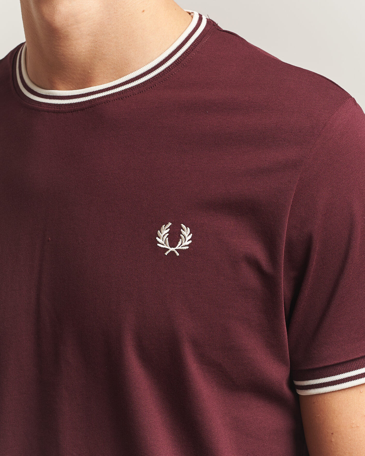 Herren | T-Shirts | Fred Perry | Twin Tipped T-Shirt Oxblood