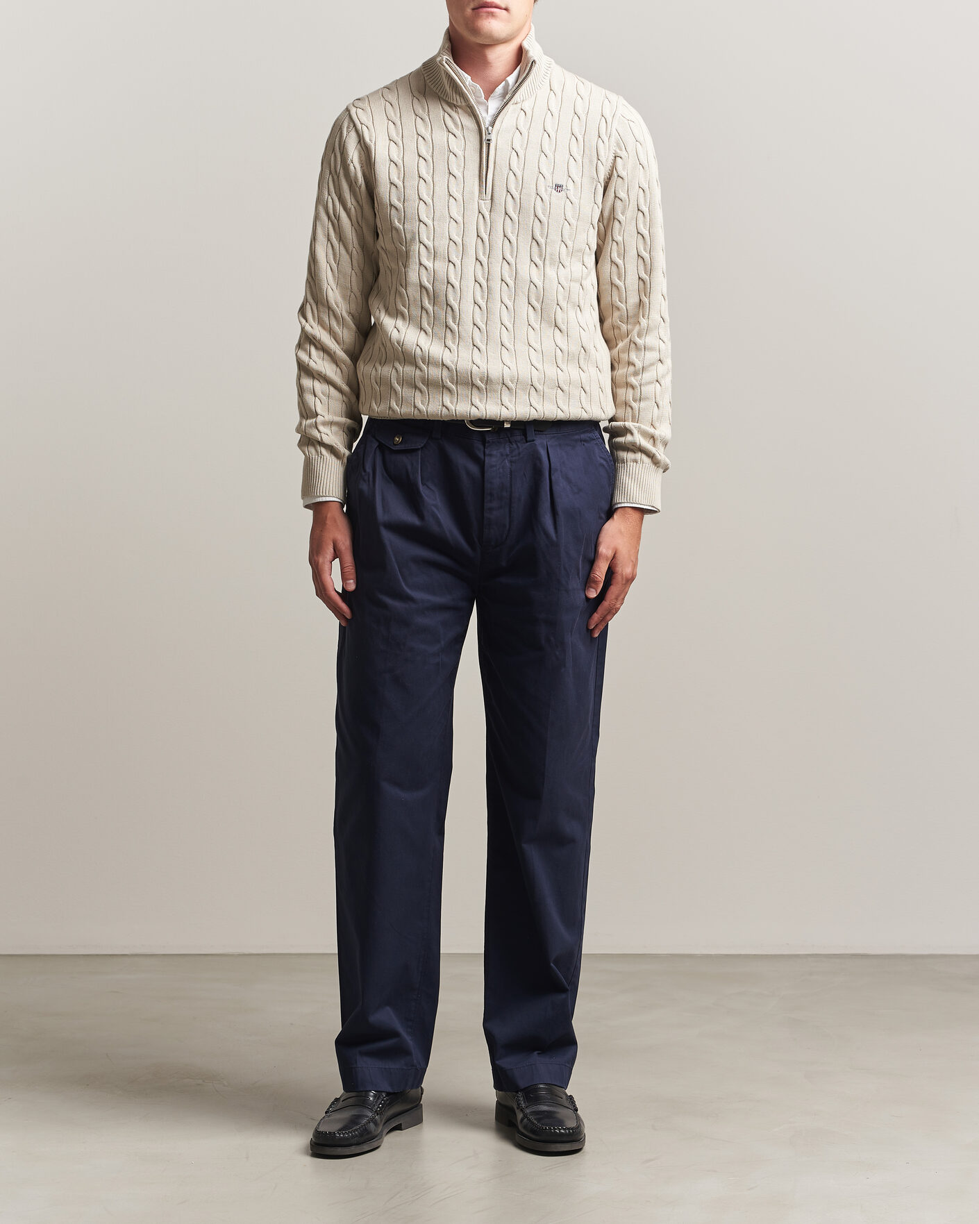 Herren |  | Gant | Relaxed Fit Pleated Cotton Twill Pants Evening Blue