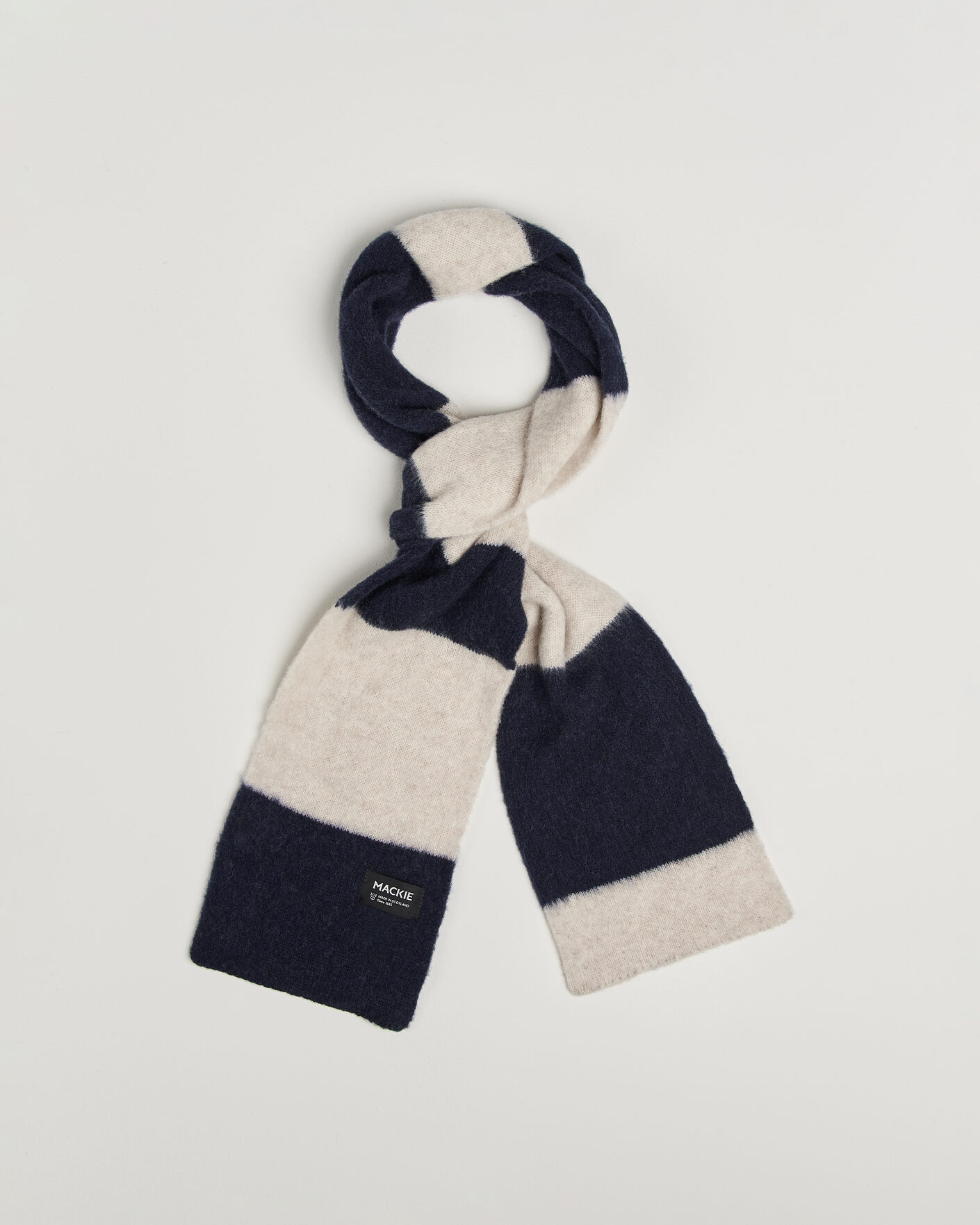 Herren | Schals | Robert Mackie | Rona Ribbed Shaggy Lambswool Scarf White/Blue Mix
