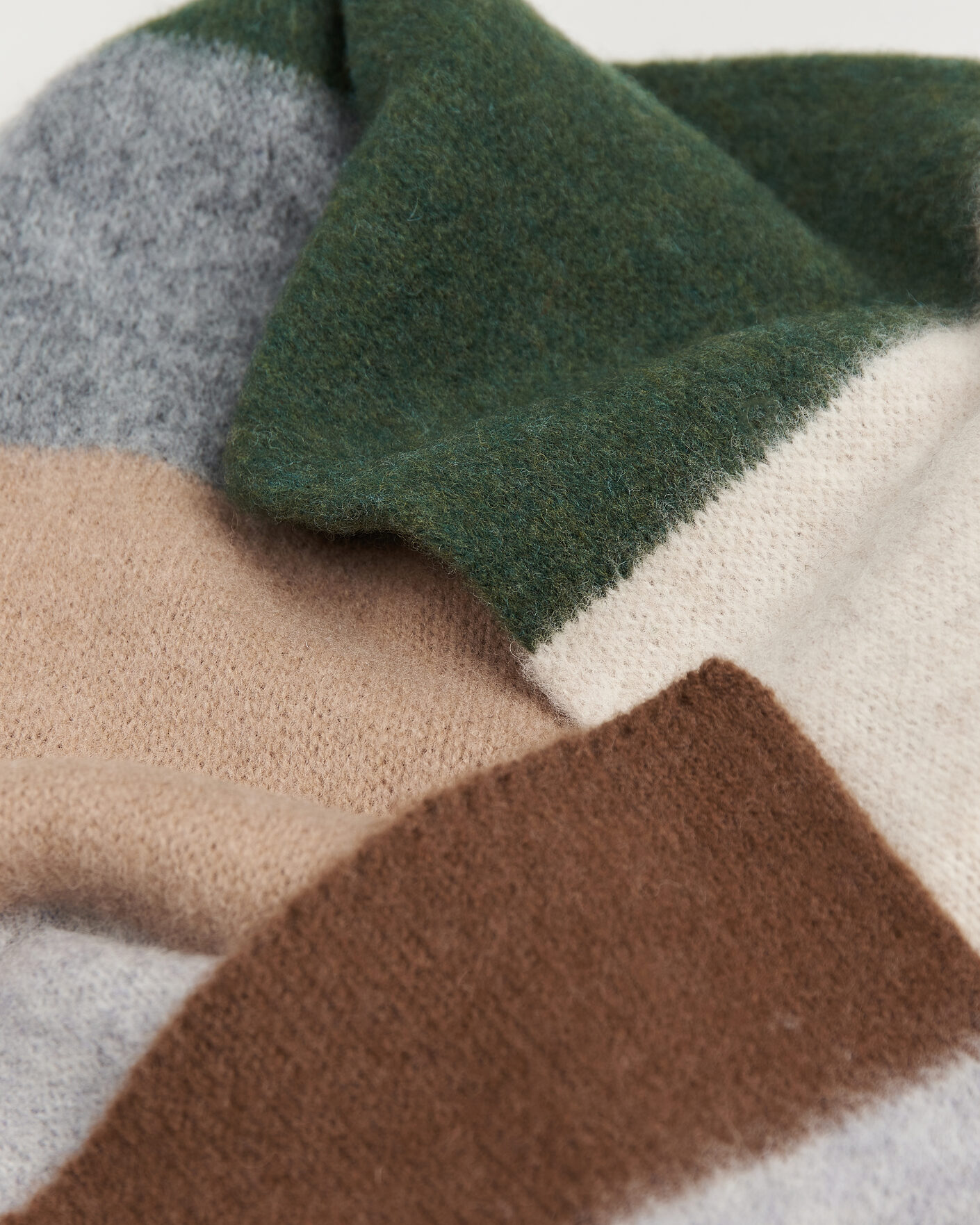 Herren | Schals | Robert Mackie | Rona Ribbed Shaggy Lambswool Scarf Grey/Green/Beige Mix