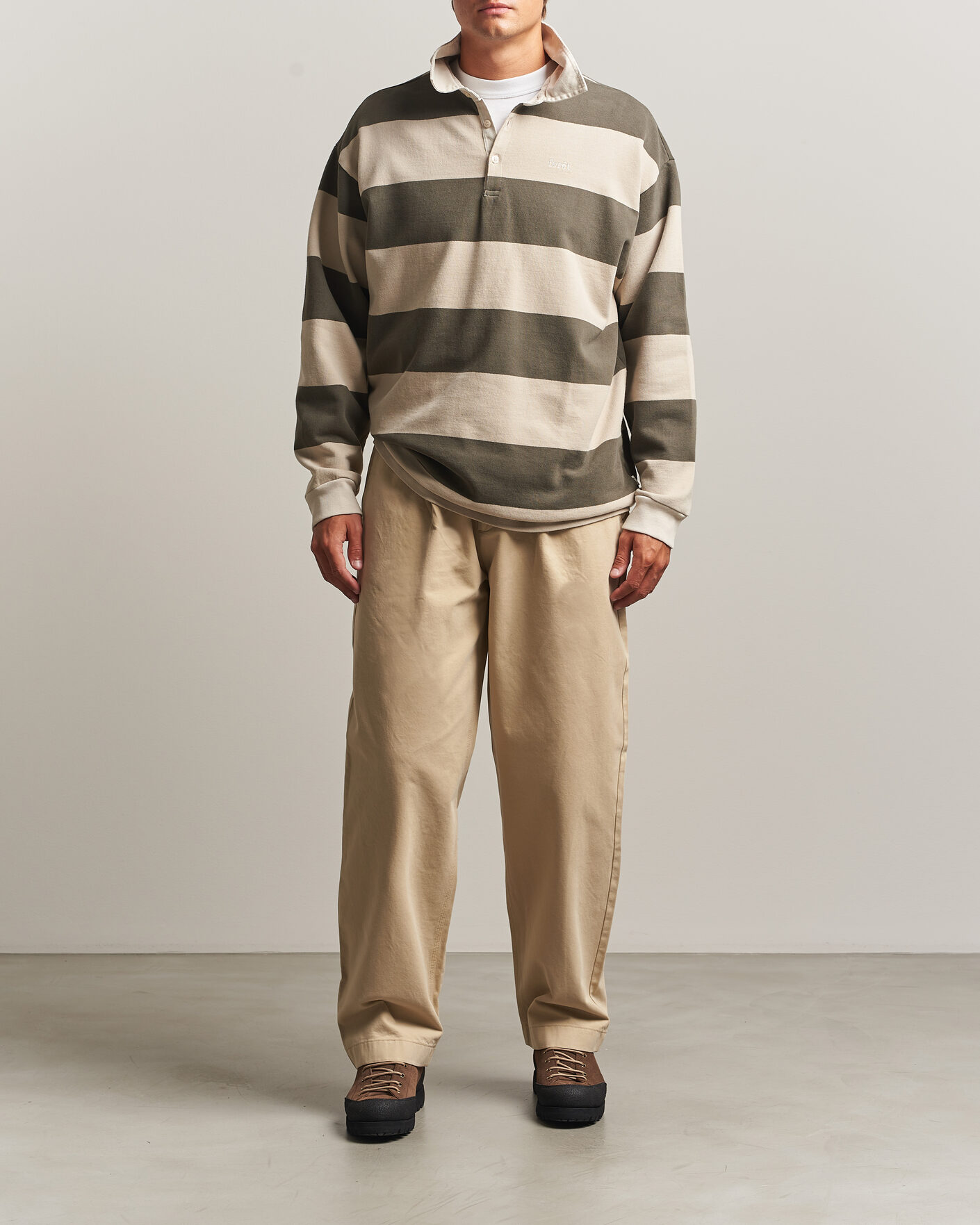 Herren | Hosen | Forét | Writer Relaxed Fit Pleated Pants Uniform Khaki