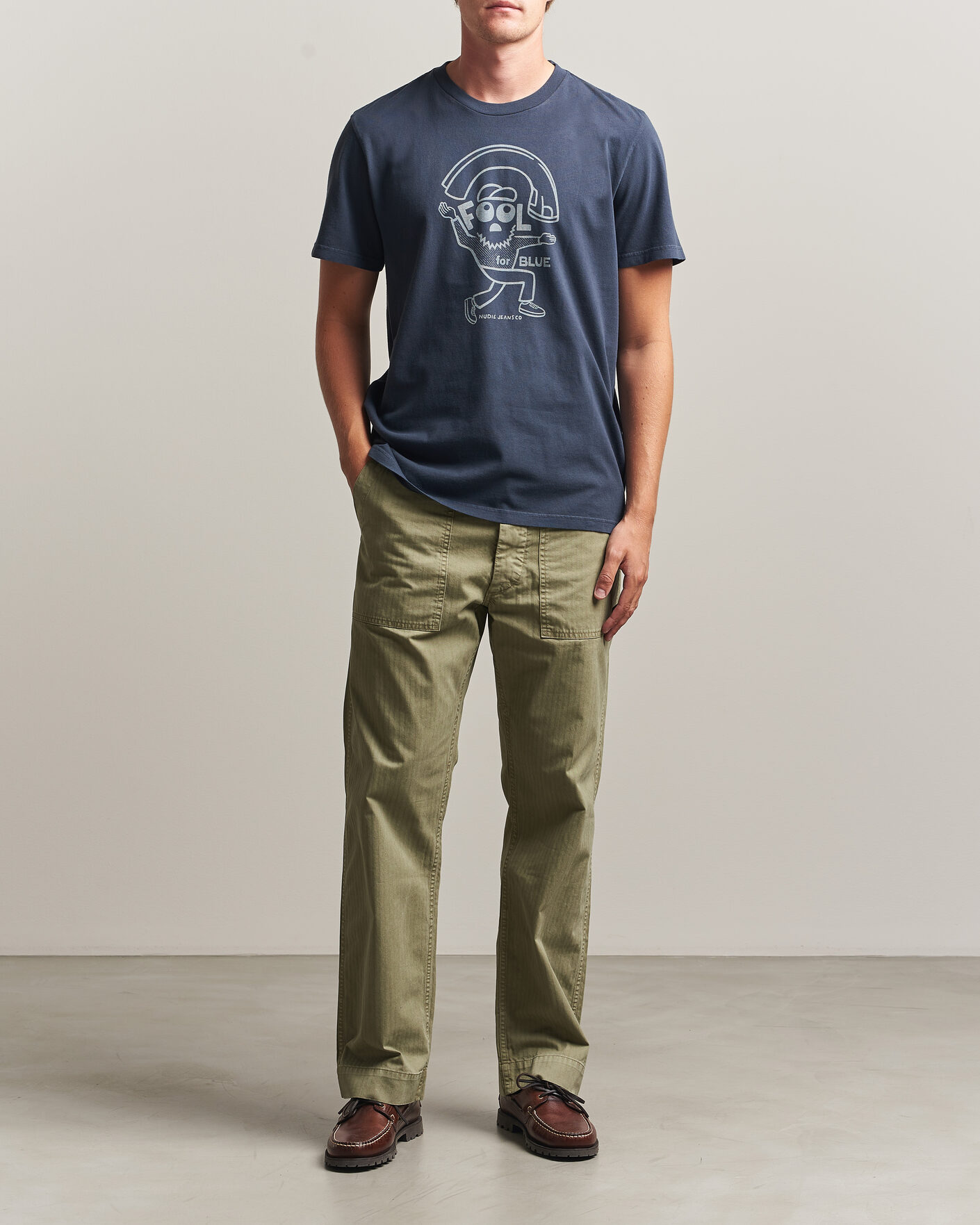 Herren | T-Shirts | Nudie Jeans | Roy Jeanjuggler T-Shirt Dark Blue
