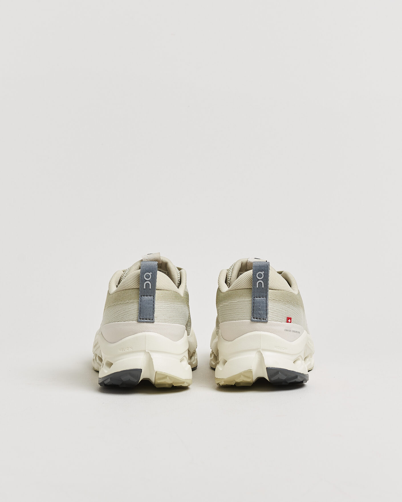 Herren | Runningsneakers | On | Cloudsurfer Trail 2 Chalk/Ghost