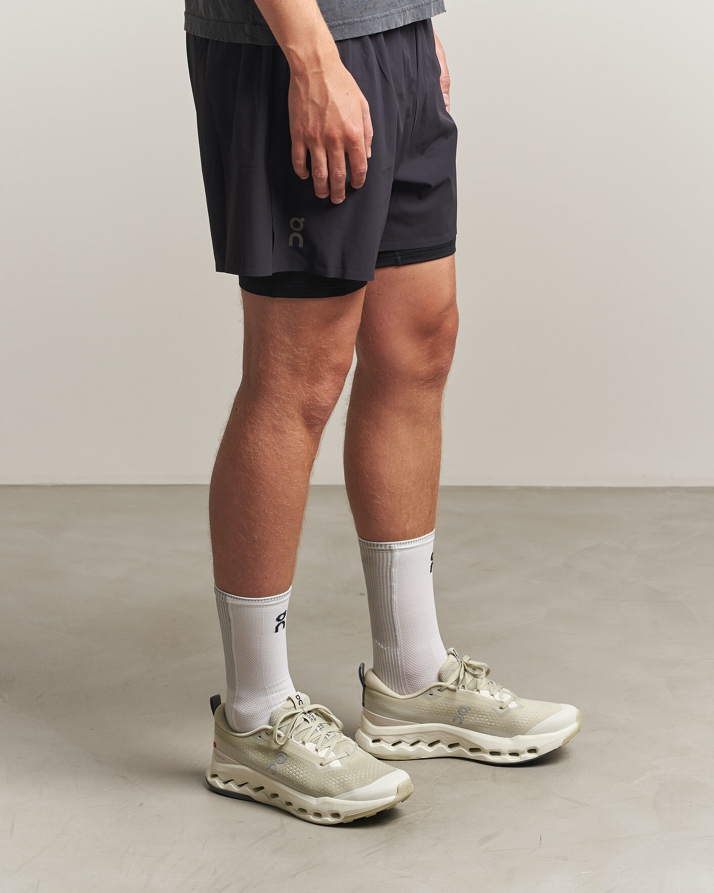 Herren | Runningsneakers | On | Cloudsurfer Trail 2 Chalk/Ghost