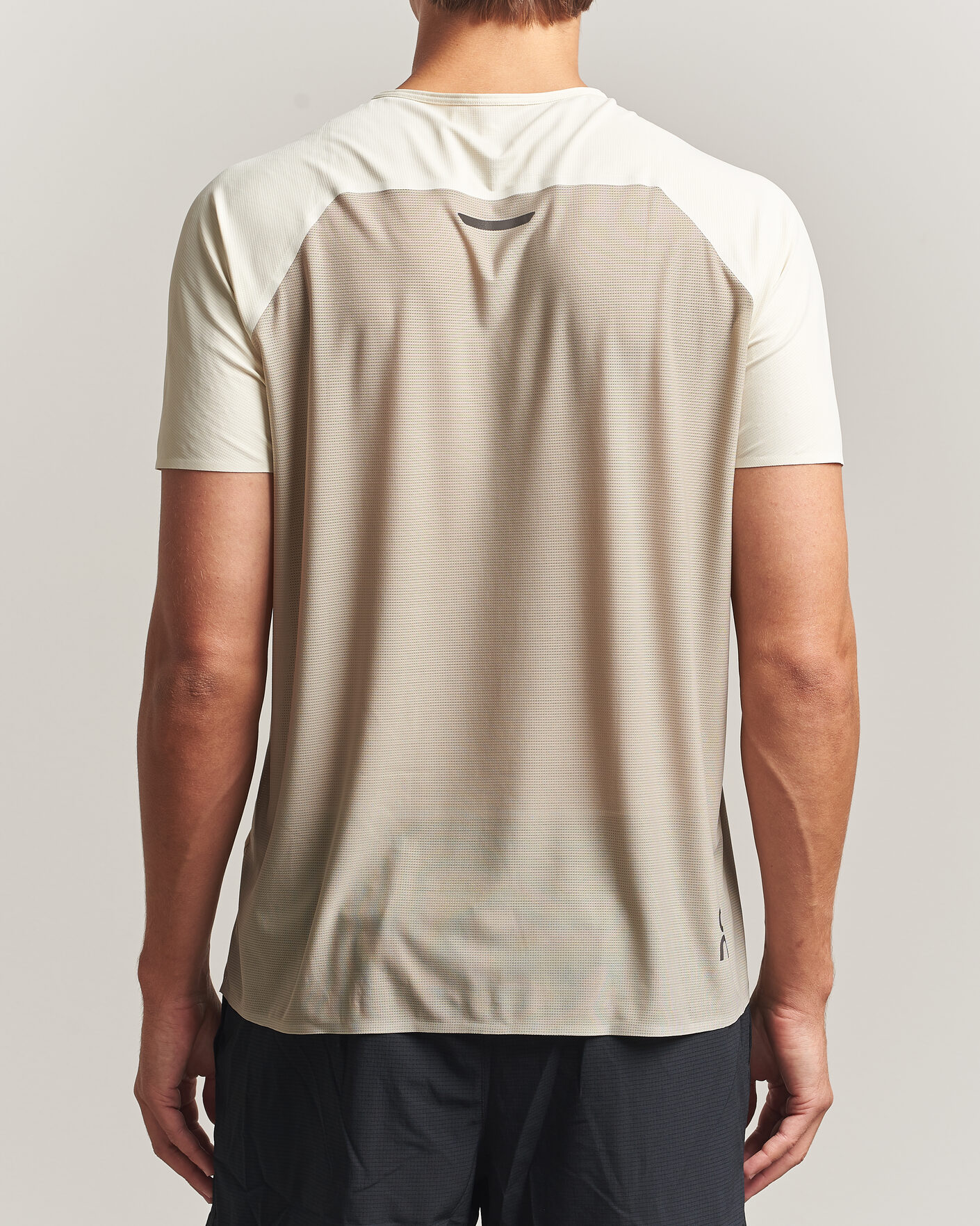 Herren | T-Shirts | On | Performance T-Shirt Hare/Brume