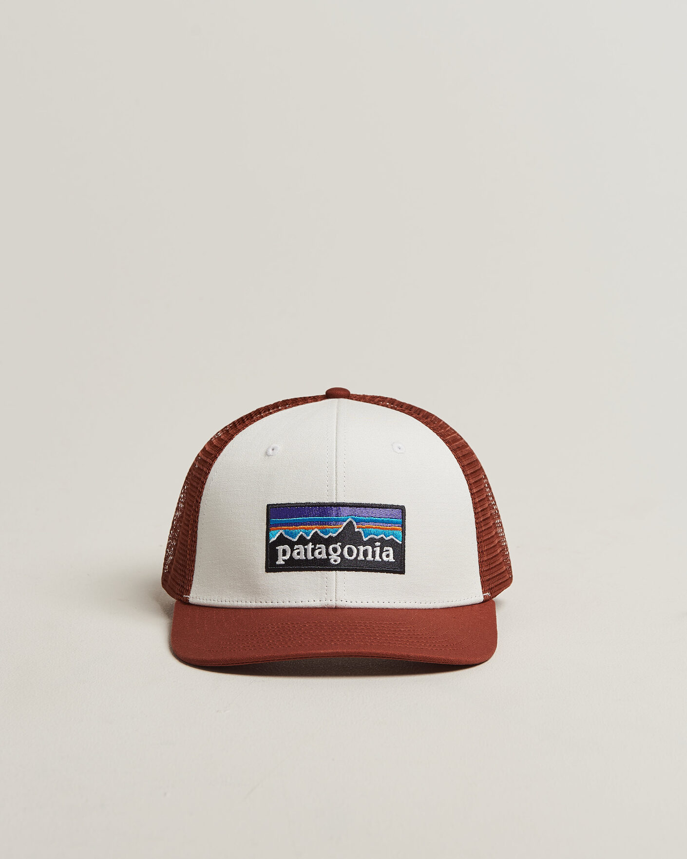 Herren | Hüte & Mützen | Patagonia | P-6 Logo Trucker Hat White/Red