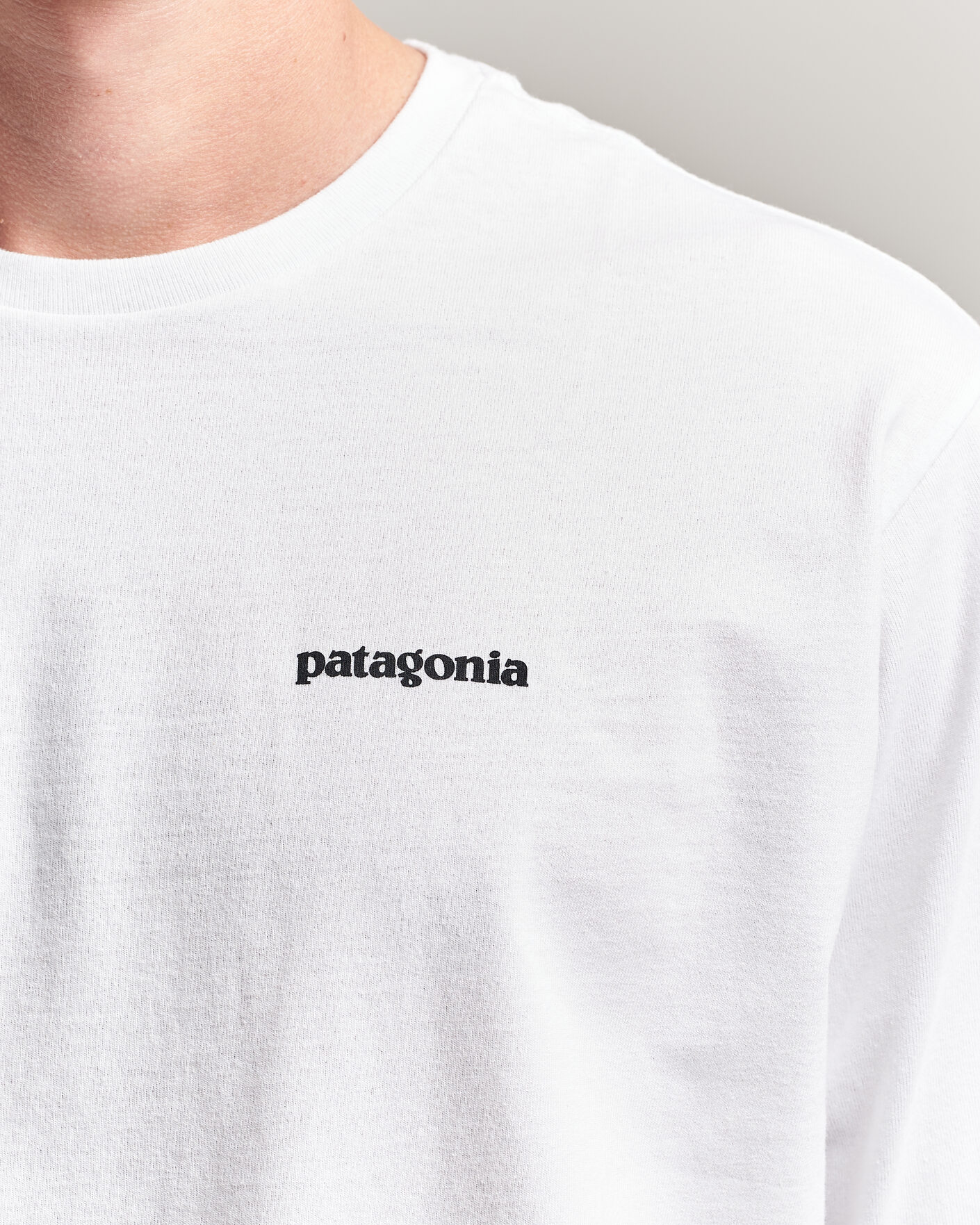 Herren | T-Shirts | Patagonia | P-6 Logo Responsibili LS T-Shirt Fiber White