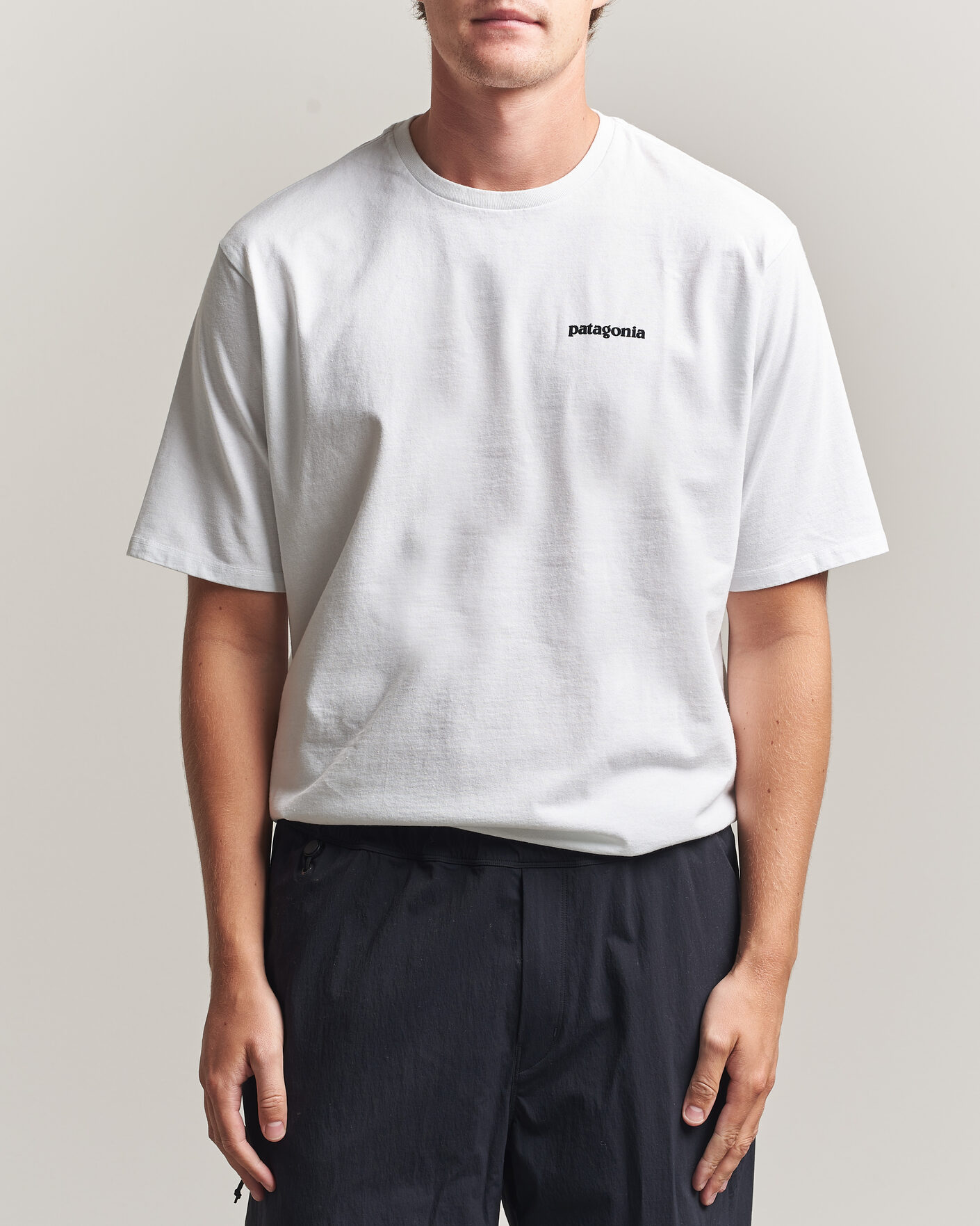 Herren | T-Shirts | Patagonia | P-6 Logo Responsibili T-Shirt Fiber White