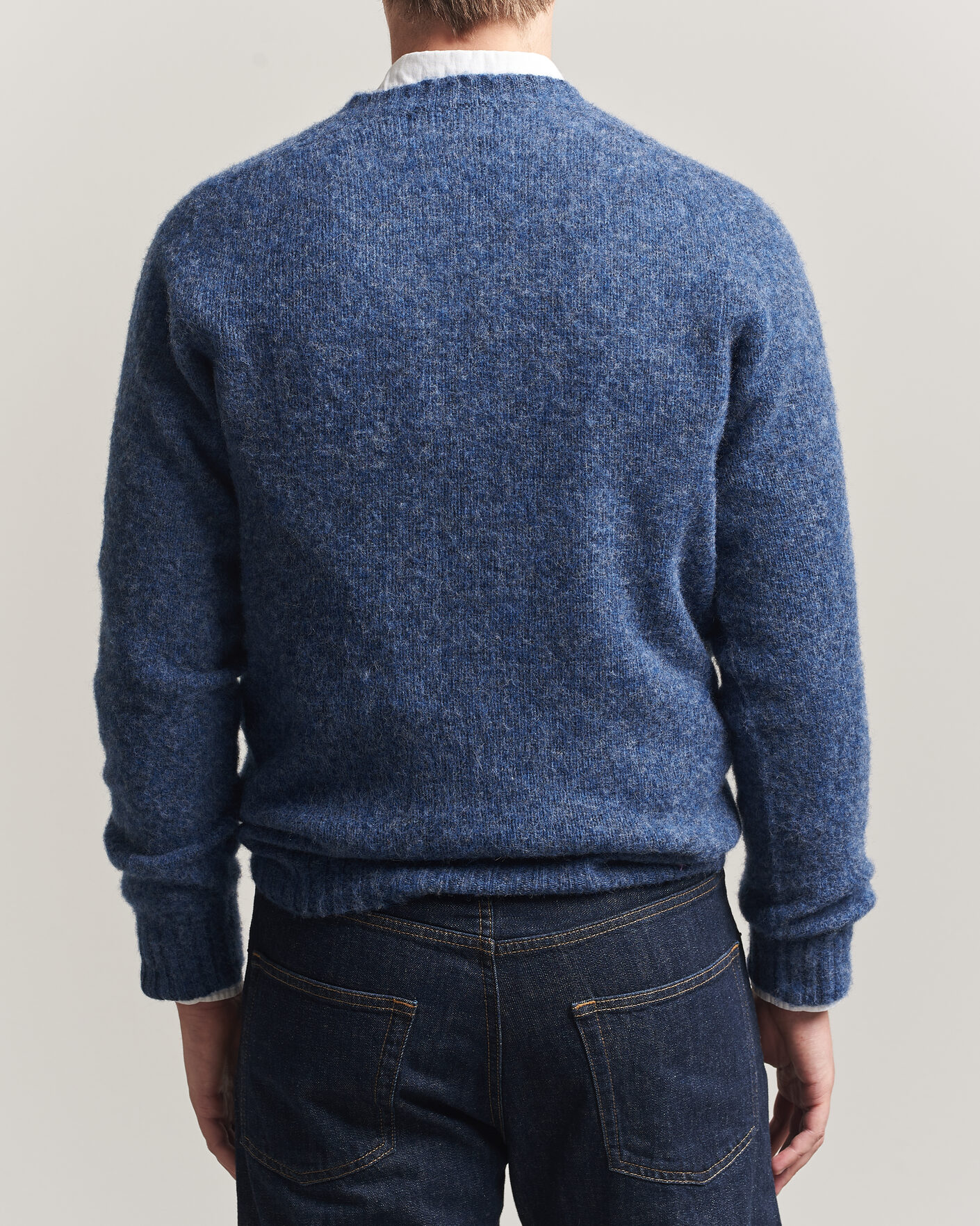 Herren | Pullover | Harley Of Scotland for Care of Carl | Brushed Supersoft Lambswool V-Neck Denim Blue