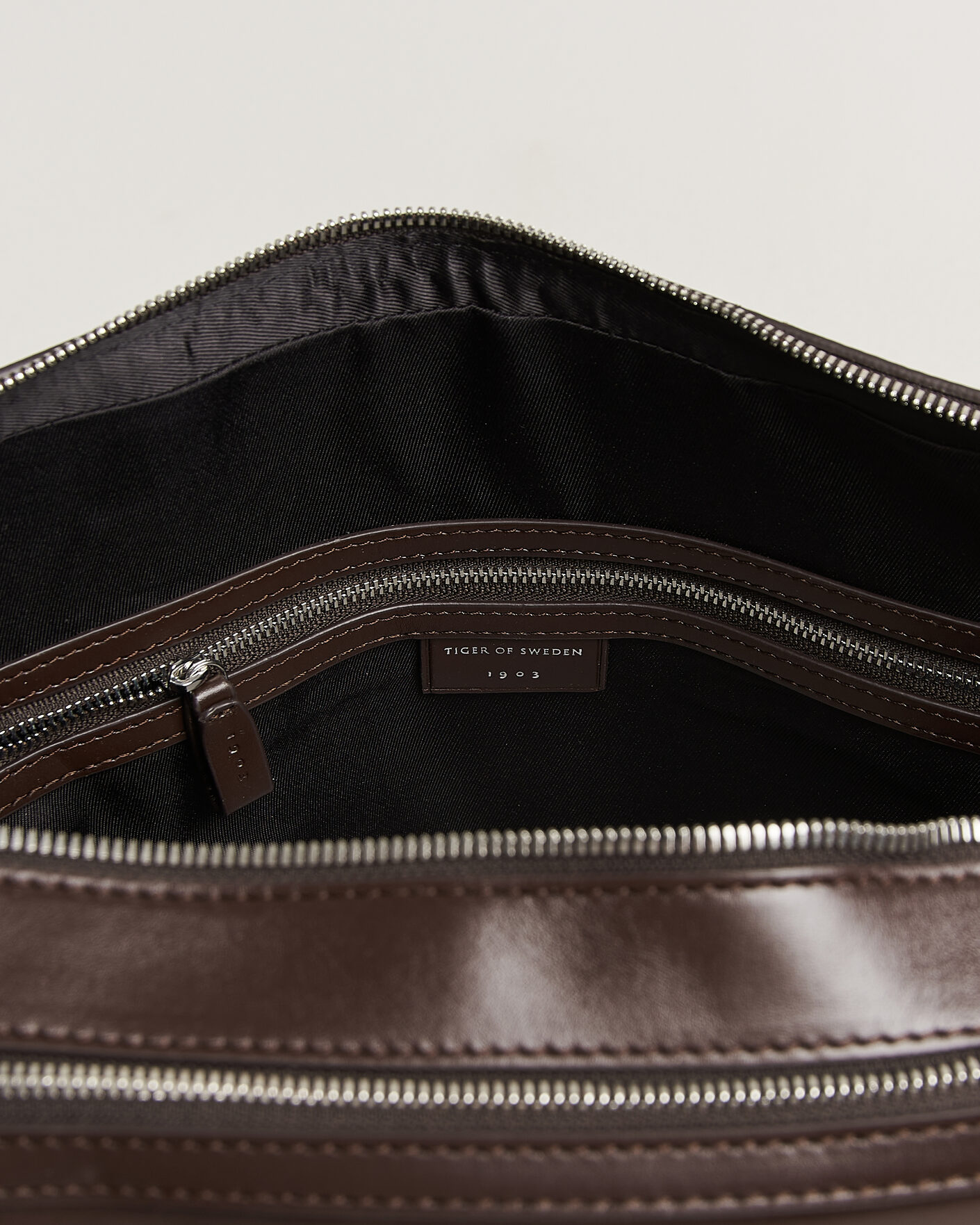 Herren | Taschen | Tiger of Sweden | Burin Smooth Leather Briefcase Dark Brown
