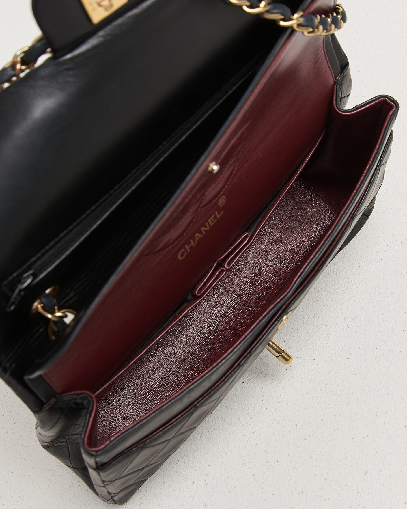 Herren | Pre-Owned & Vintage Bags | Chanel Pre-Owned | Classic Medium Double Flap Bag Lambskin Black