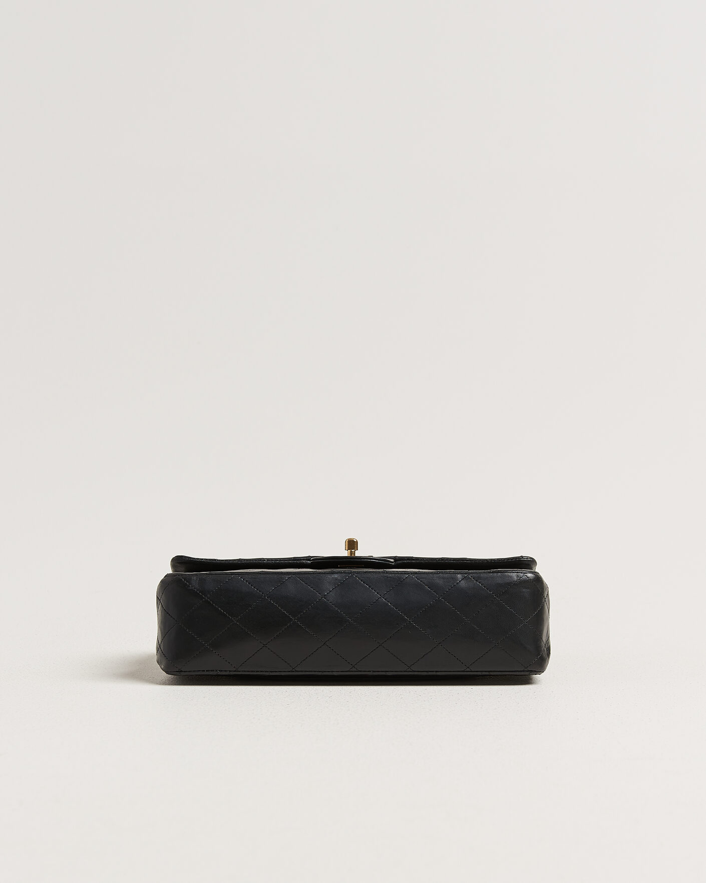 Herren | Pre-Owned & Vintage Bags | Chanel Pre-Owned | Classic Medium Double Flap Bag Lambskin Black