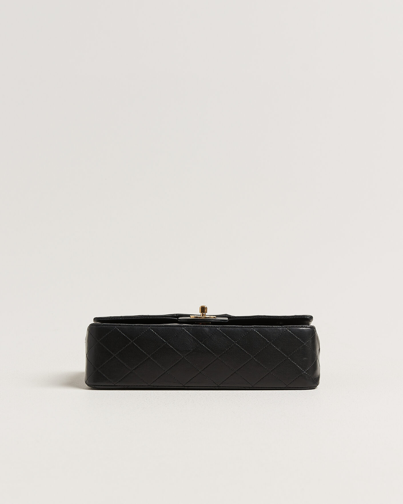 Herren | Pre-Owned & Vintage Bags | Chanel Pre-Owned | Classic Medium Double Flap Bag Lambskin Black
