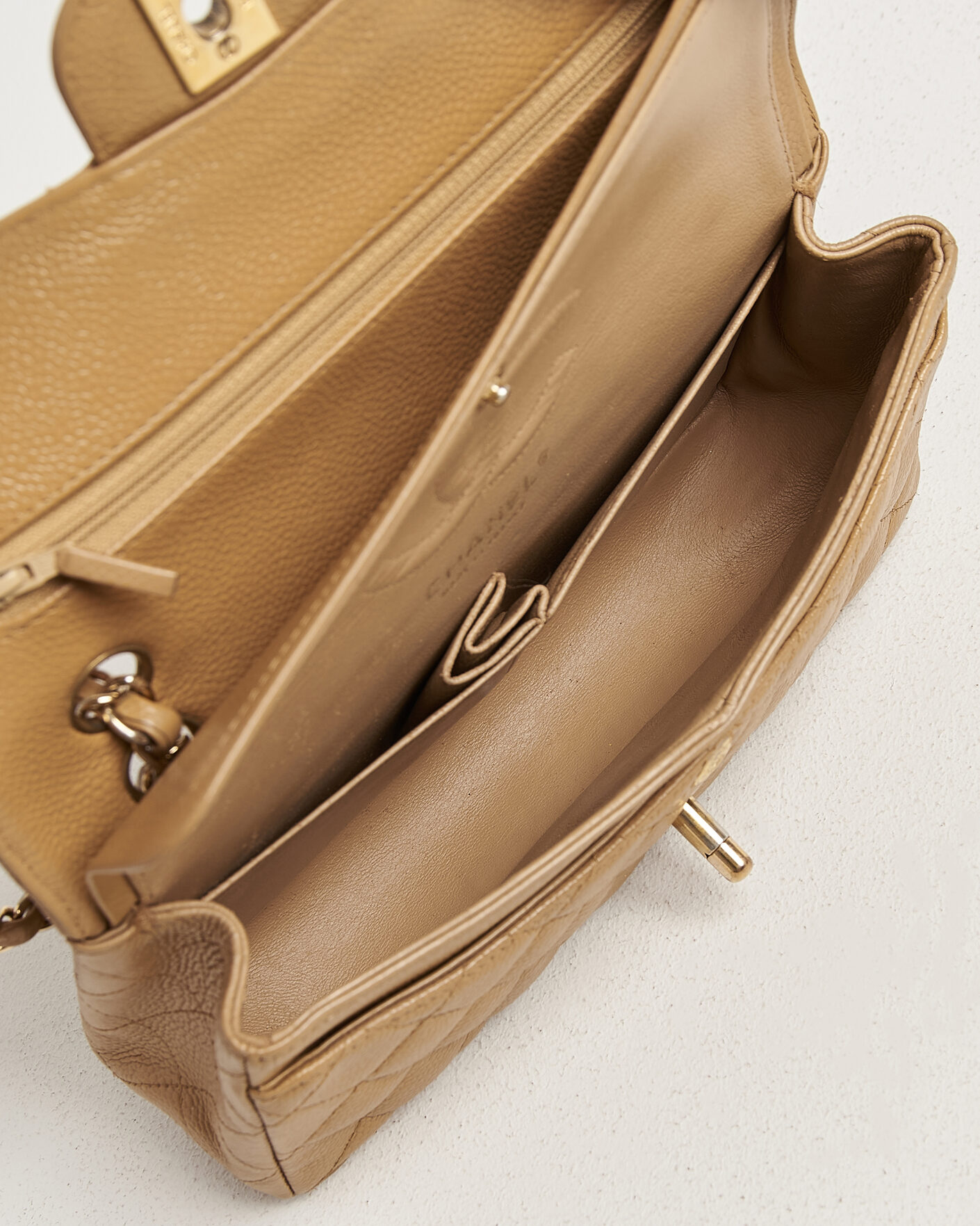 Herren | Pre-Owned & Vintage Bags | Chanel Pre-Owned | Classic Small Double Flap Bag Caviar Leather Beige