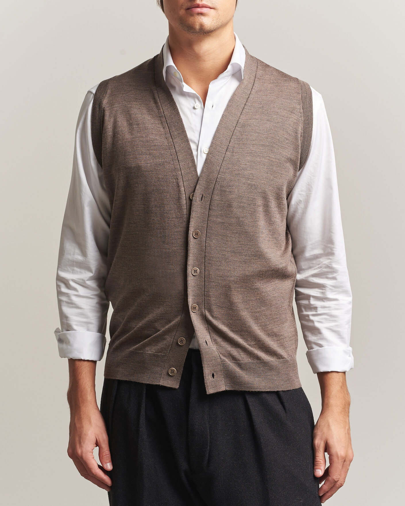Herren | Pullover | John Smedley | Bolton Extra Fine Merino Waistcoat Mushroom Brown