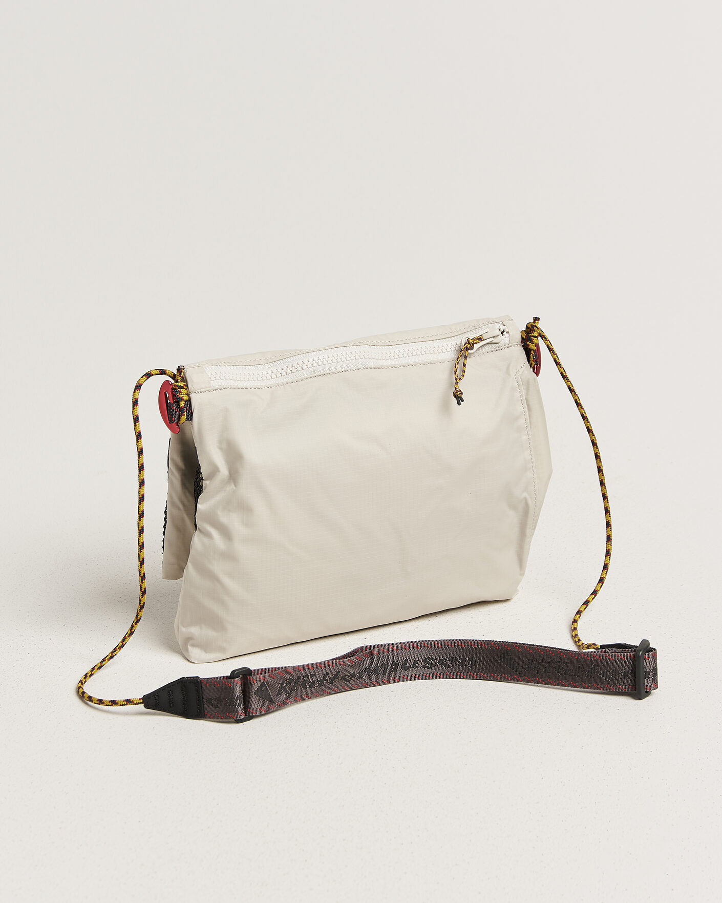Herren | Taschen | Klättermusen | Algir Foldover Bag Putty Grey