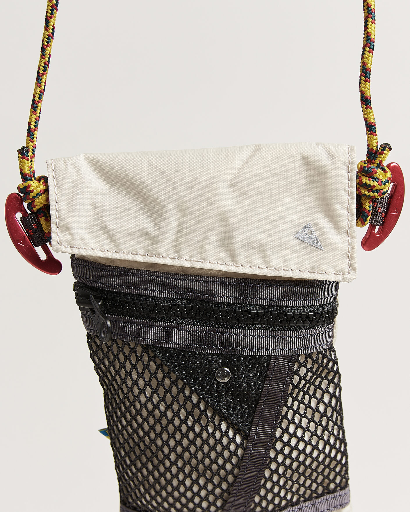 Herren | Taschen | Klättermusen | Algir Lanyard Pocket Bag Putty Grey