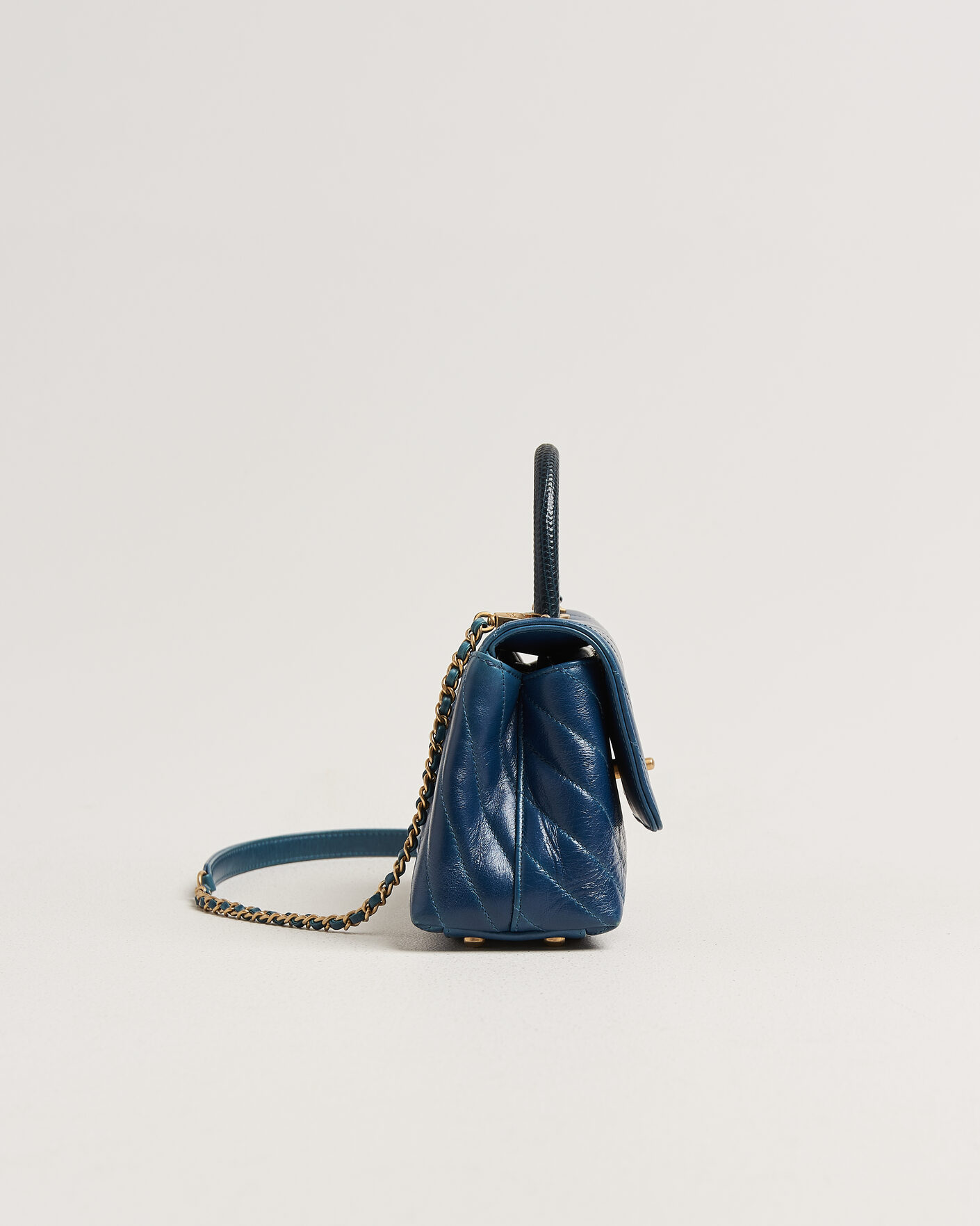Herren | Pre-Owned & Vintage Bags | Chanel Pre-Owned | Coco Handle Chevron Bag Blue