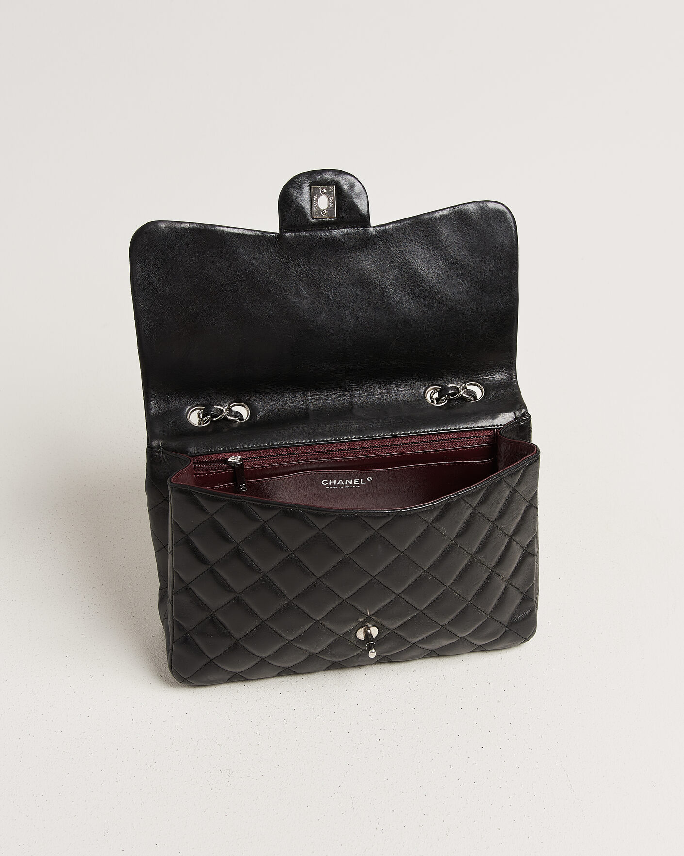 Herren | Pre-Owned & Vintage Bags | Chanel Pre-Owned | Classic Jumbo Single Flap Bag Lambskin Black