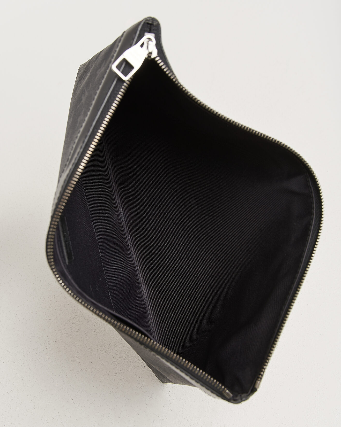 Herren | Pre-Owned & Vintage Bags | Louis Vuitton Pre-Owned | Discovery Pochette Monogram Eclipse