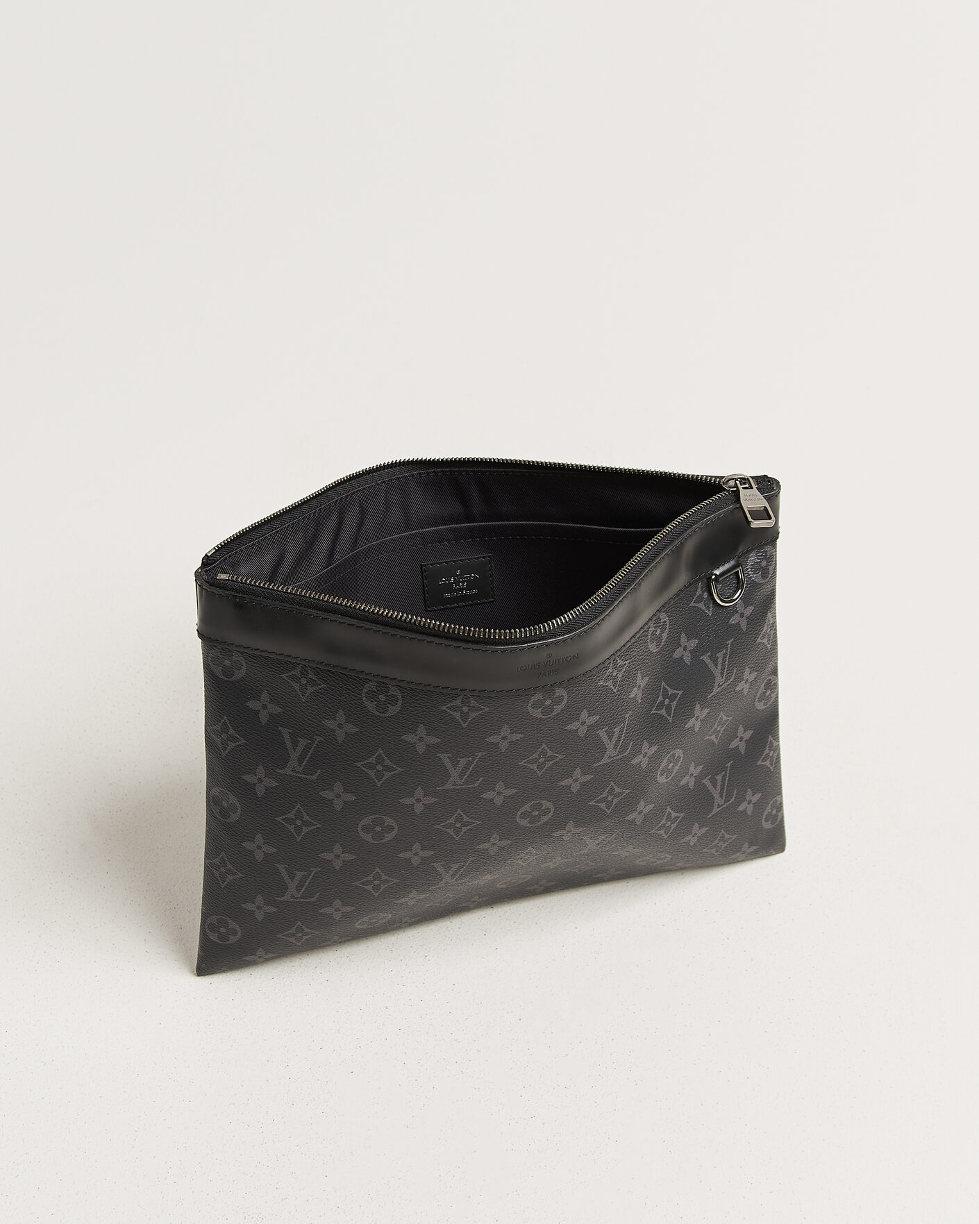 Herren | Pre-Owned & Vintage Bags | Louis Vuitton Pre-Owned | Discovery Pochette Monogram Eclipse