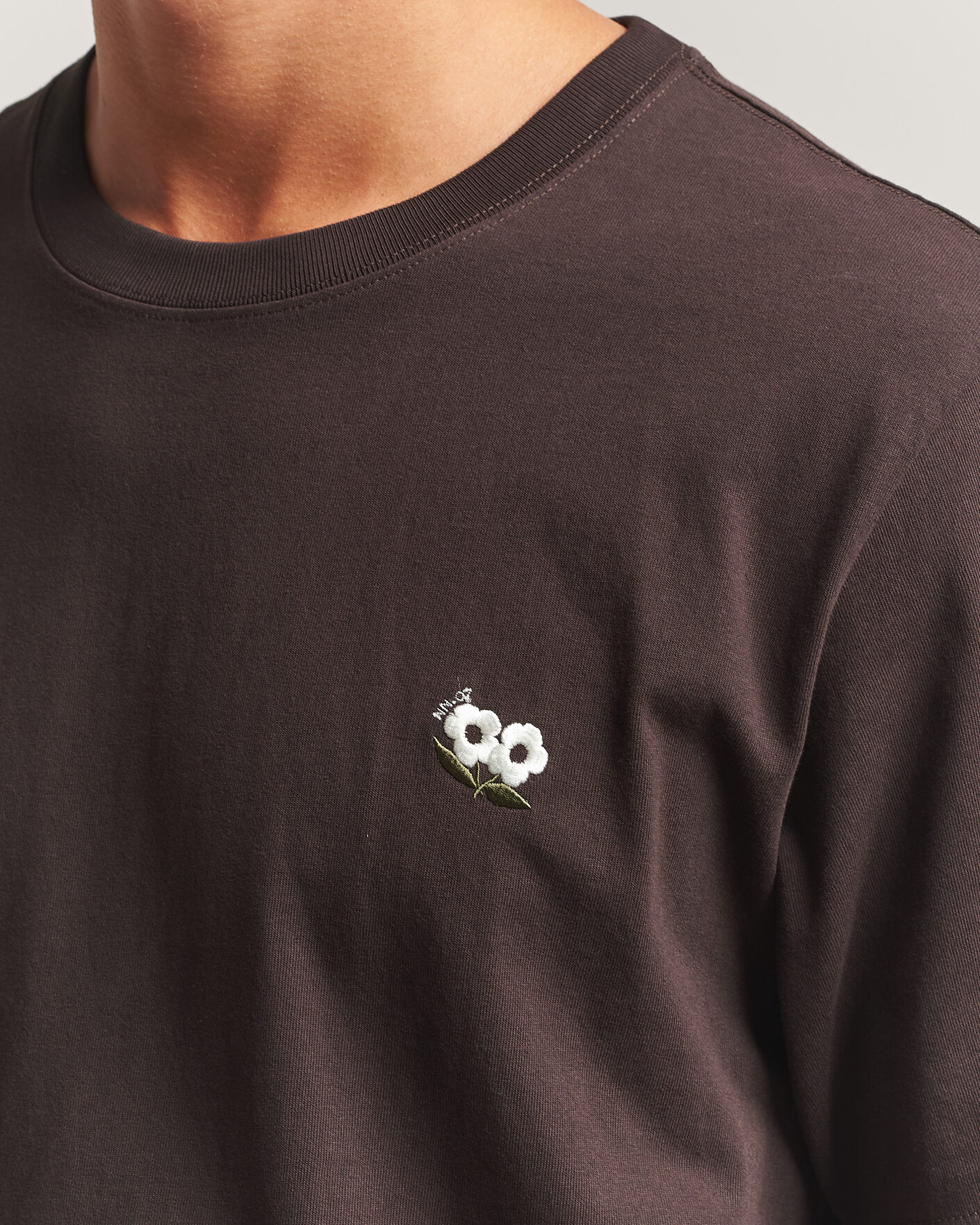 Herren | T-Shirts | NN07 | Jett Embroidered Crew Neck T-Shirt Deep Truffle