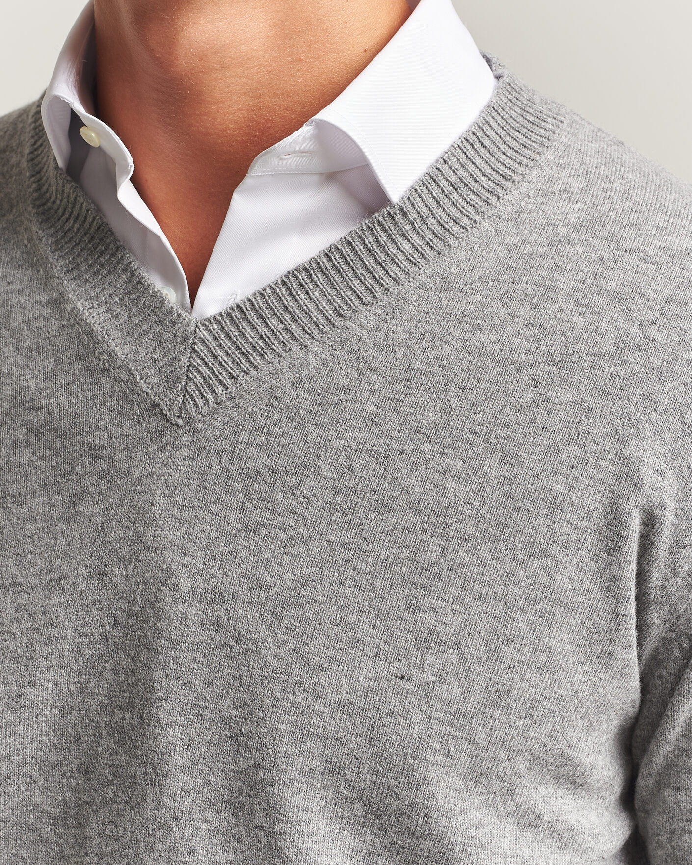 Herren | Pullover | Oscar Jacobson | Gregor Wool/Cashmere V-Neck Grey Melange
