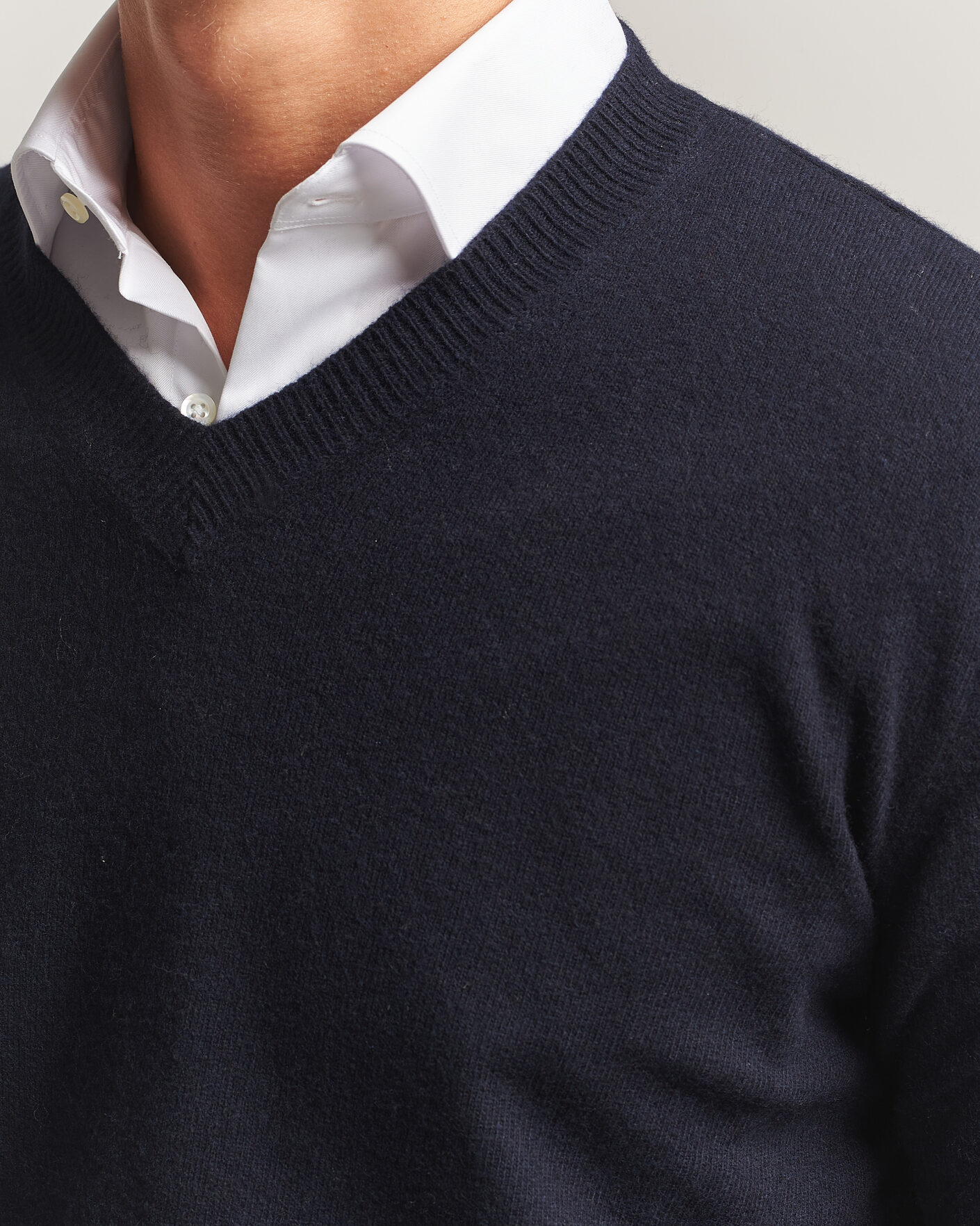 Herren | Pullover | Oscar Jacobson | Gregor Wool/Cashmere V-Neck Navy