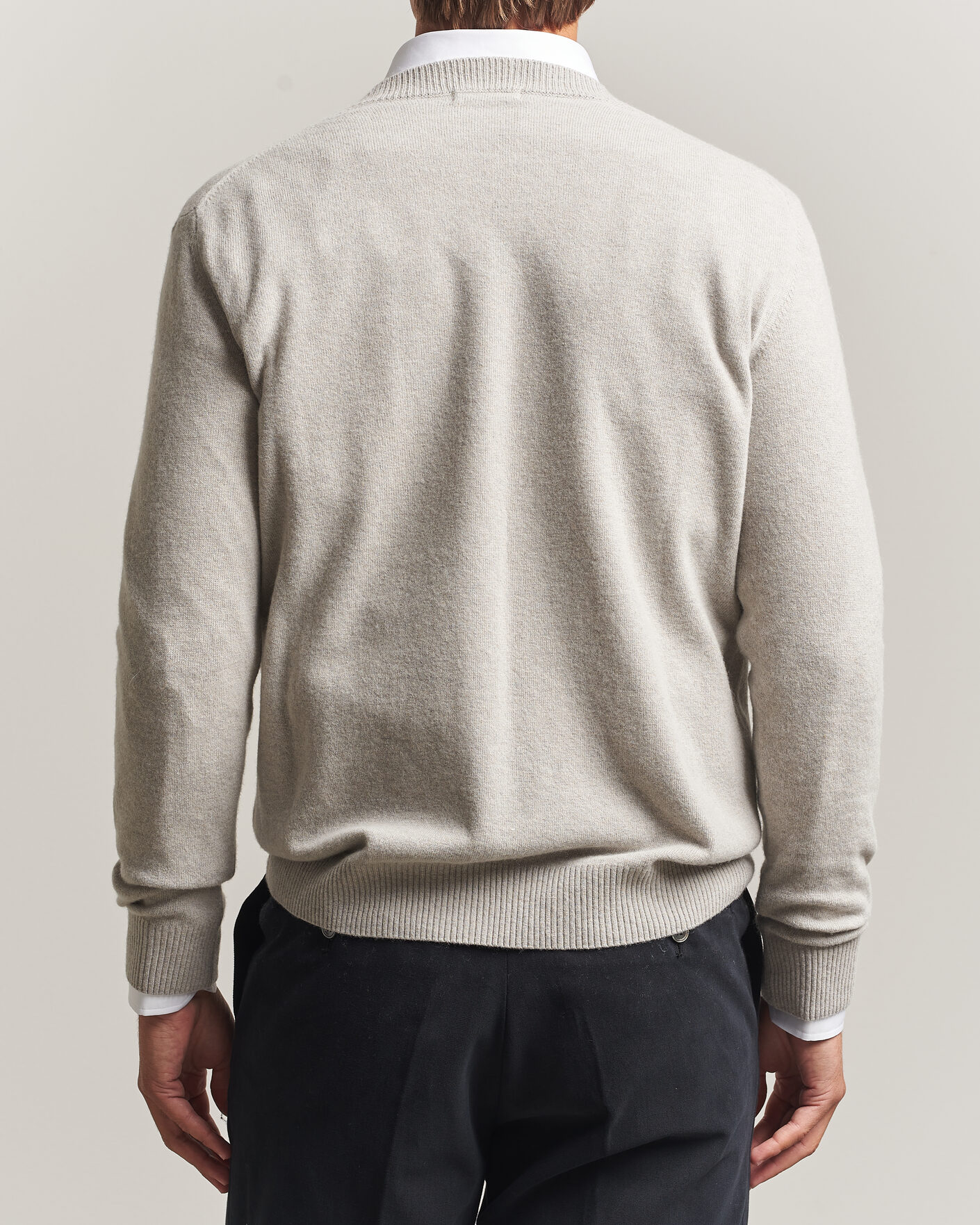 Herren | Pullover | Oscar Jacobson | Gregor Wool/Cashmere V-Neck Light Beige