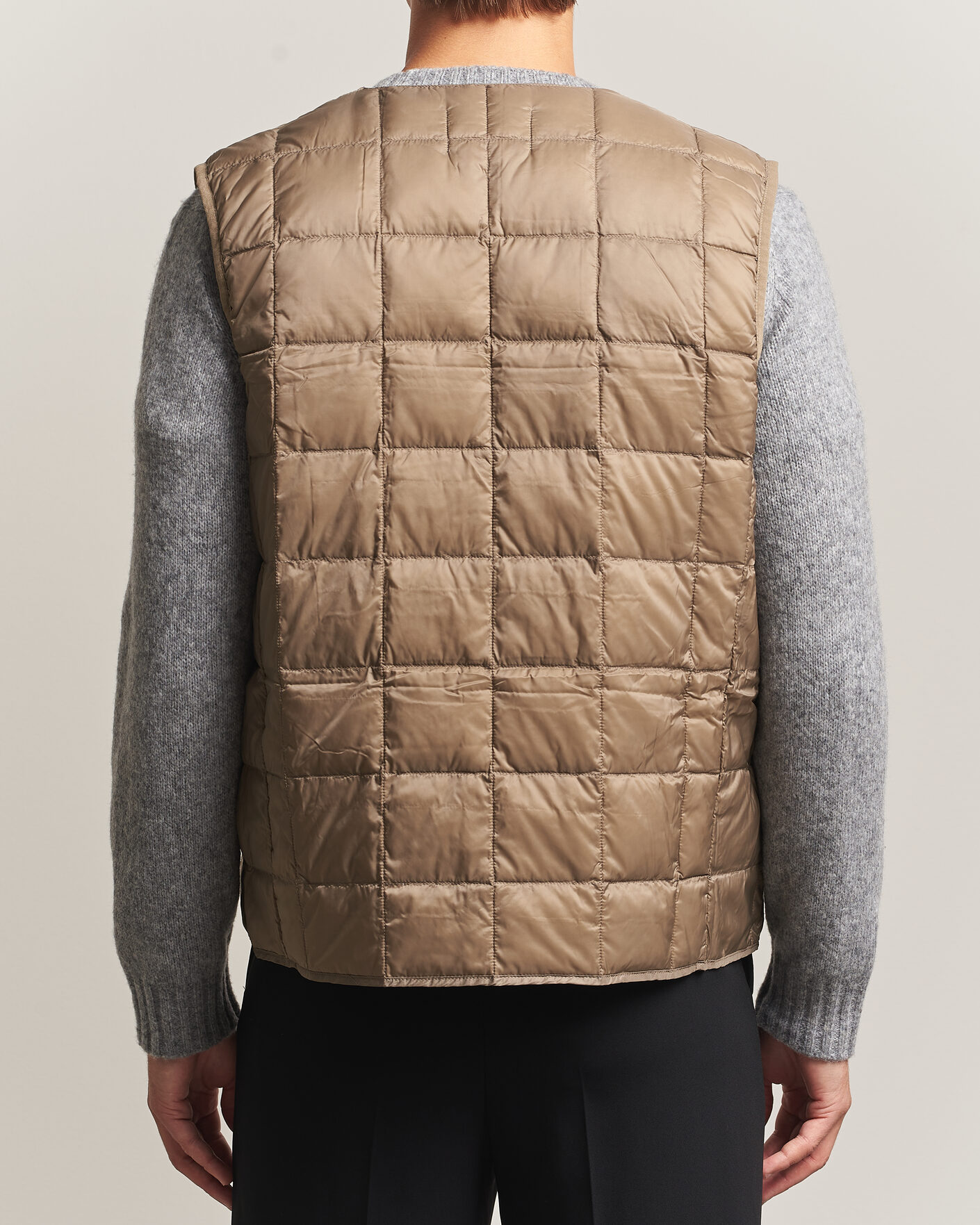 Herren | Westen | TAION | V-Neck Lightweight Down Vest Khaki