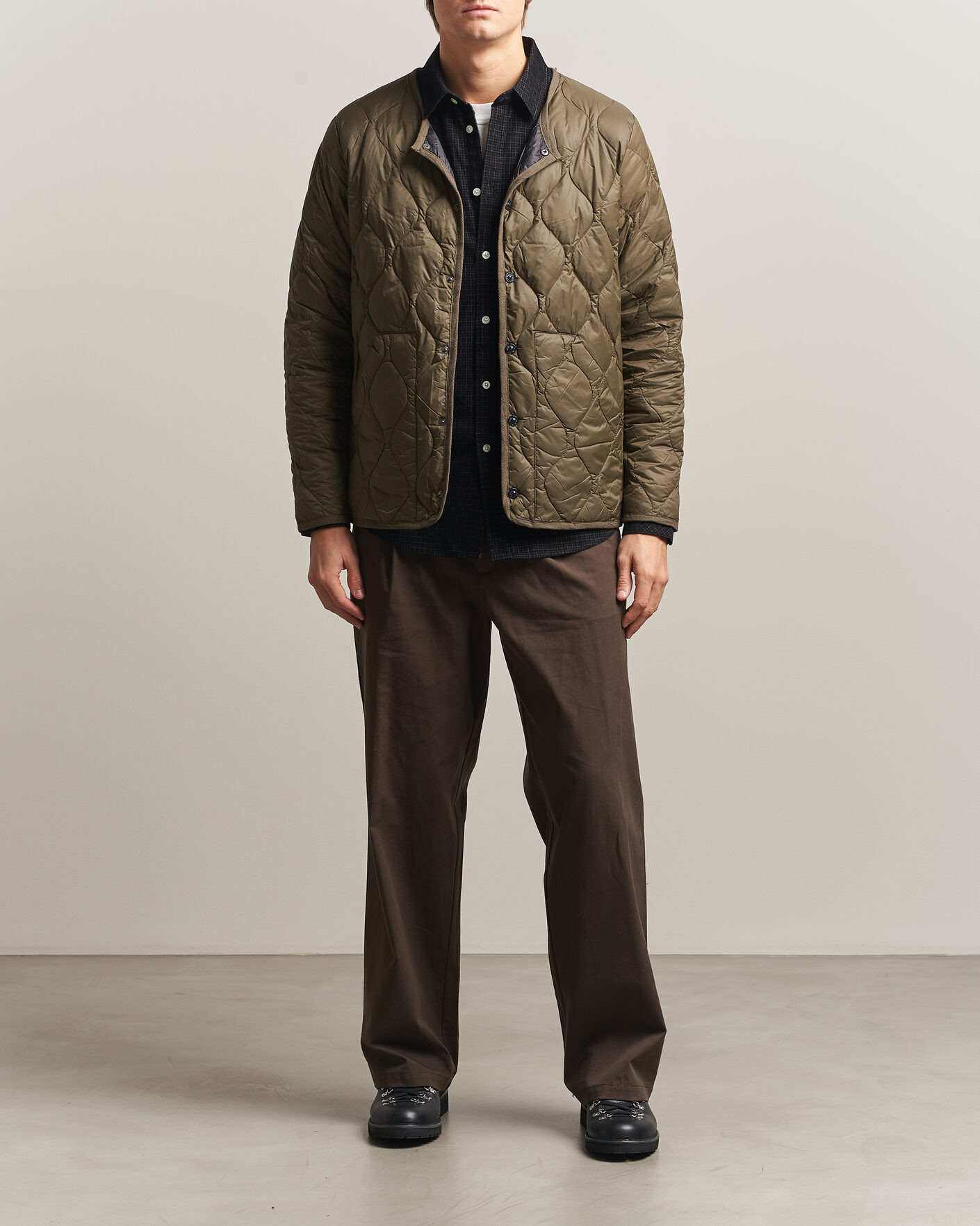 Herren | Jacken | TAION | Military Crew Neck Down Jacket Dark Olive