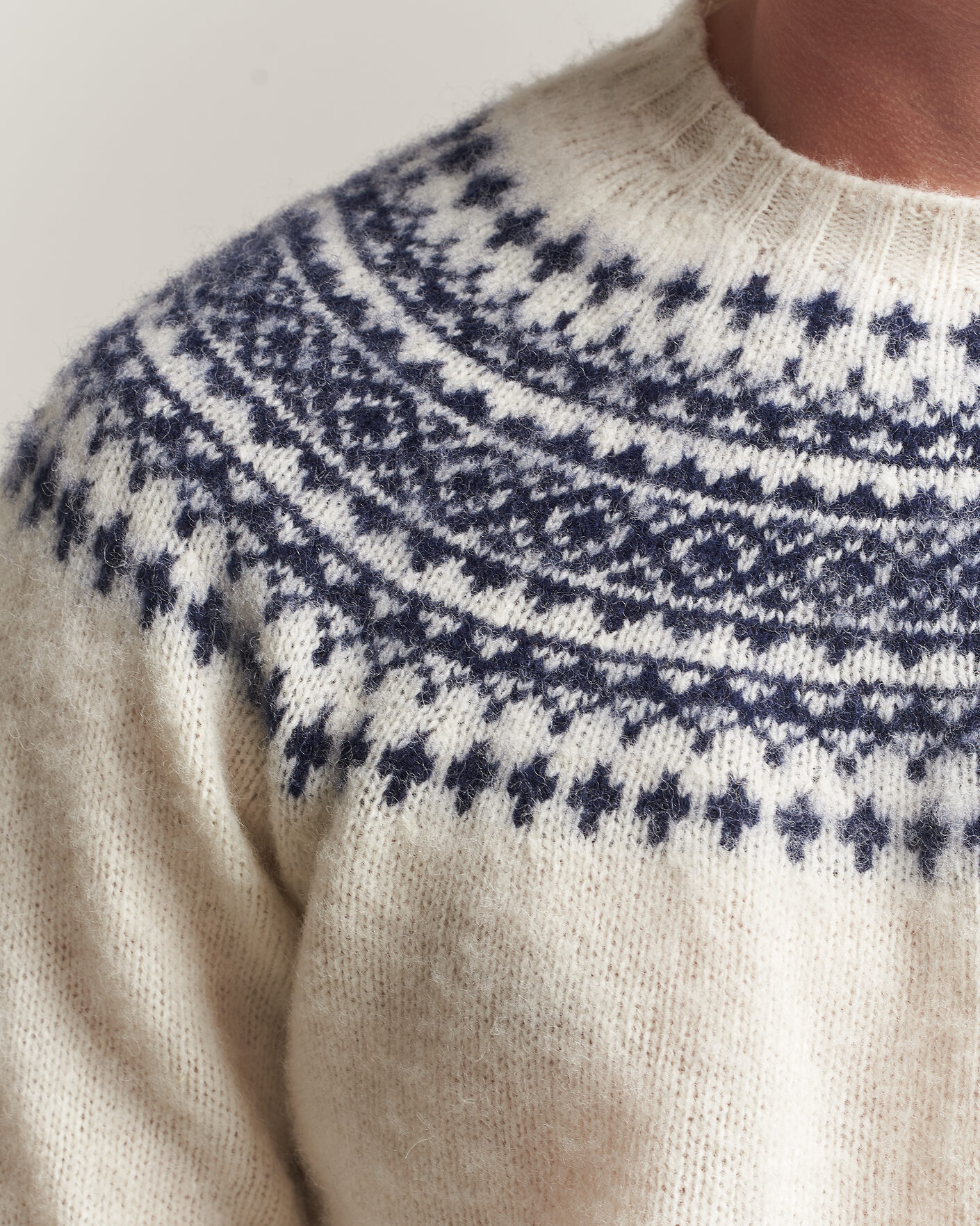 Herren | Pullover | Harley Of Scotland | Brushed Supersoft Lambswool Yolk Fairisle Snow White/Navy