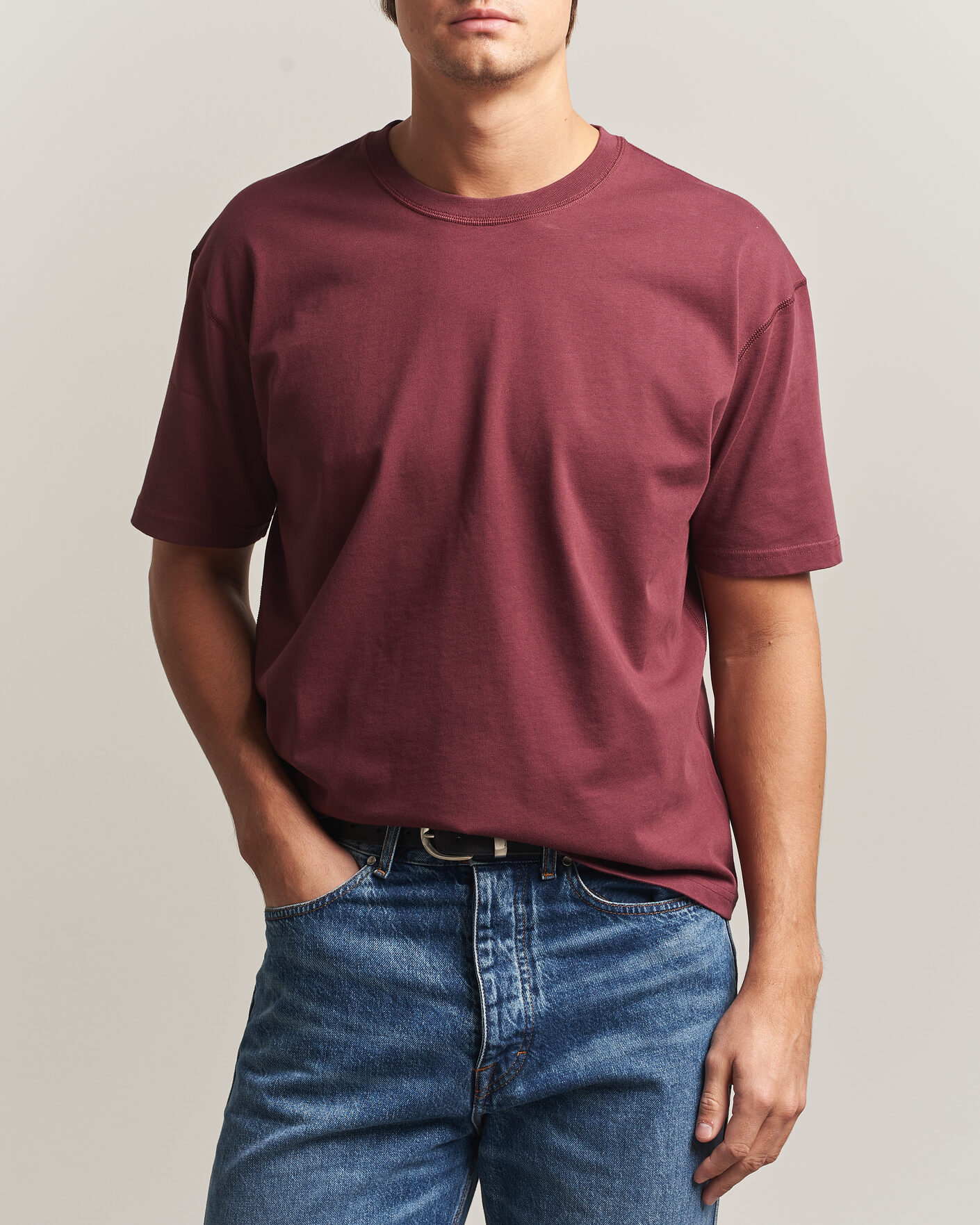 Herren | T-Shirts | Drake's | O´Clock Back Print Hiking T-Shirt Dark Plum