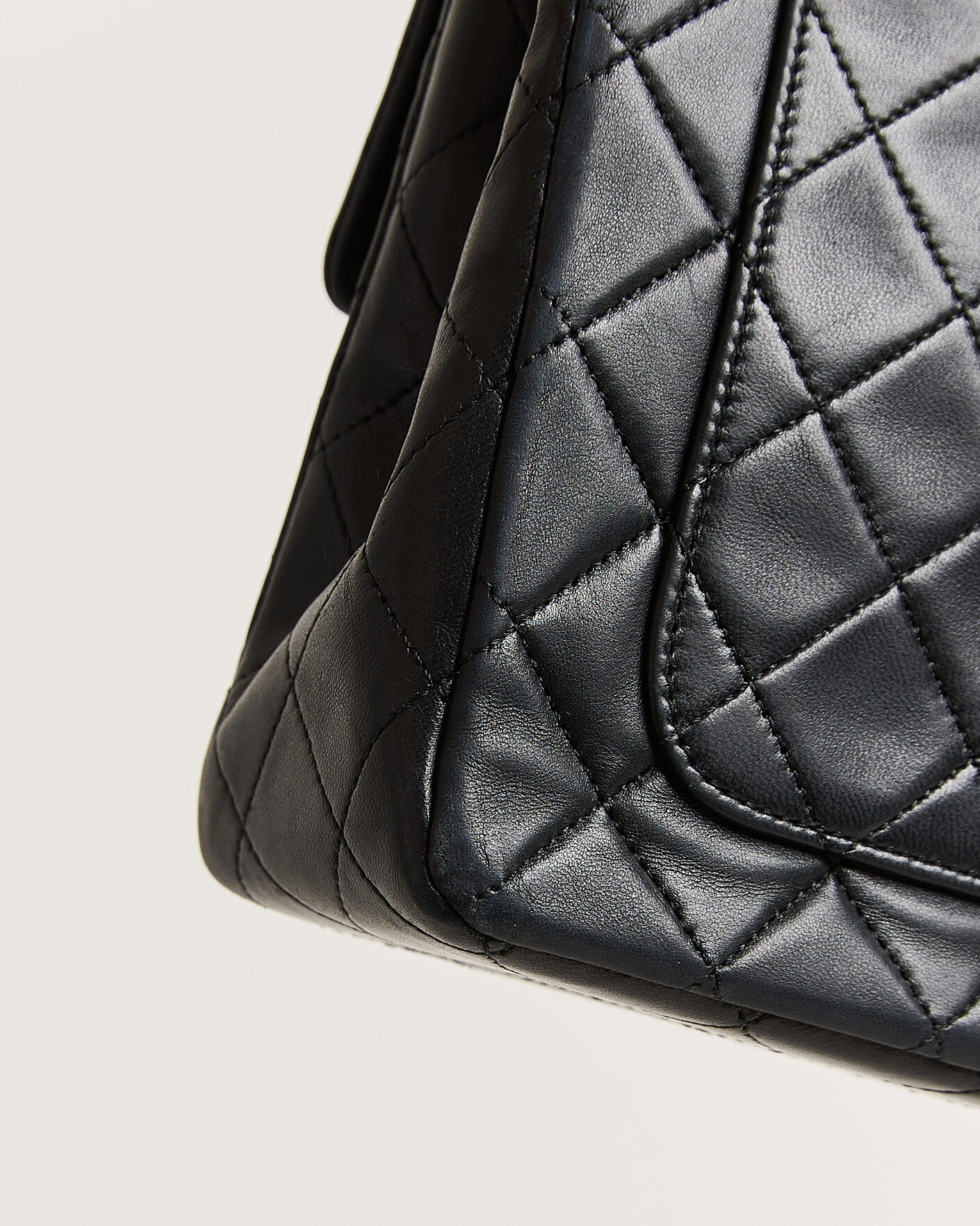 Herren | Pre-Owned & Vintage Bags | Chanel Pre-Owned | Classic Medium Square Double Flap Bag Lambskin Black