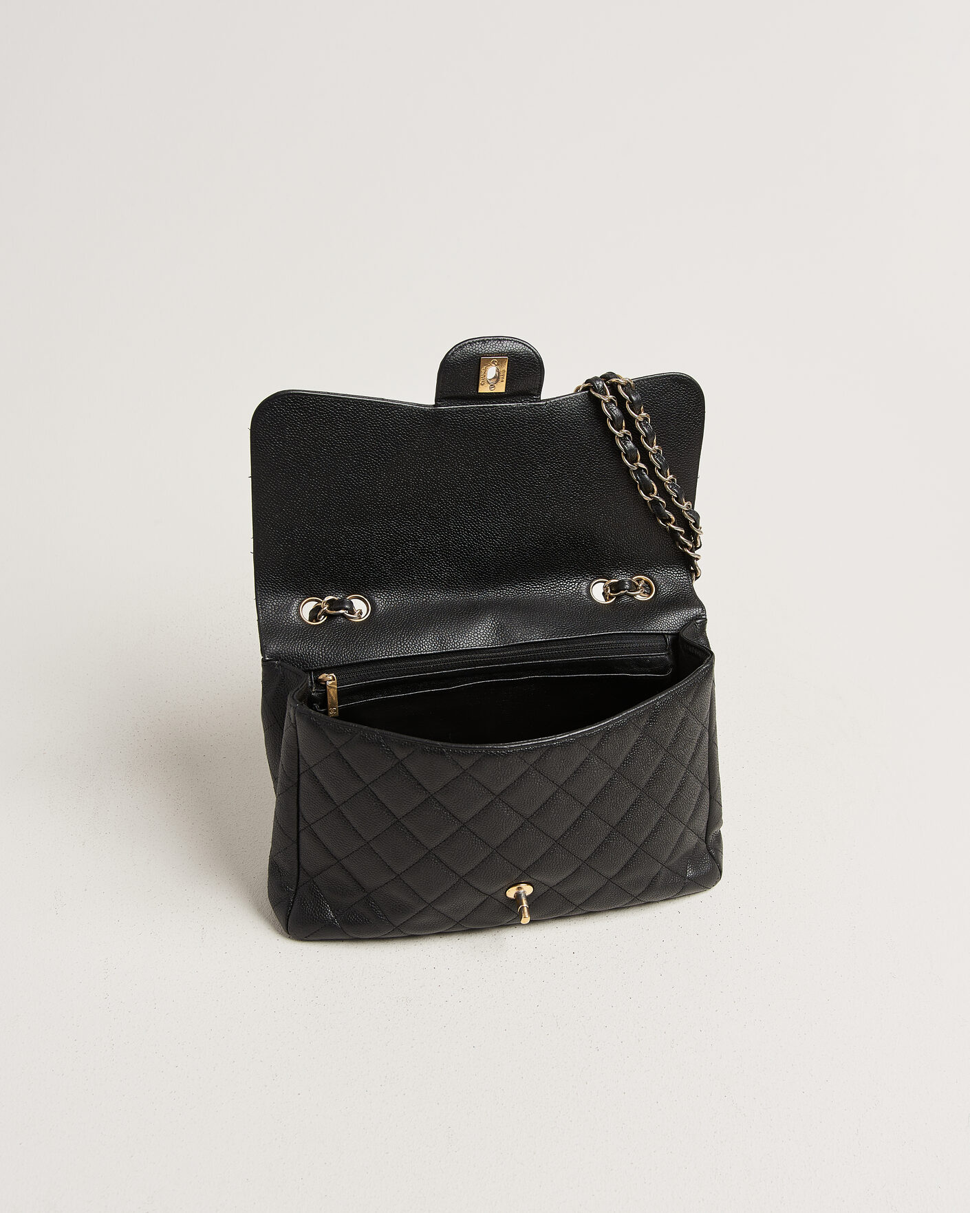 Herren | Pre-Owned & Vintage Bags | Chanel Pre-Owned | Classic Jumbo Single Flap Bag Caviar Black