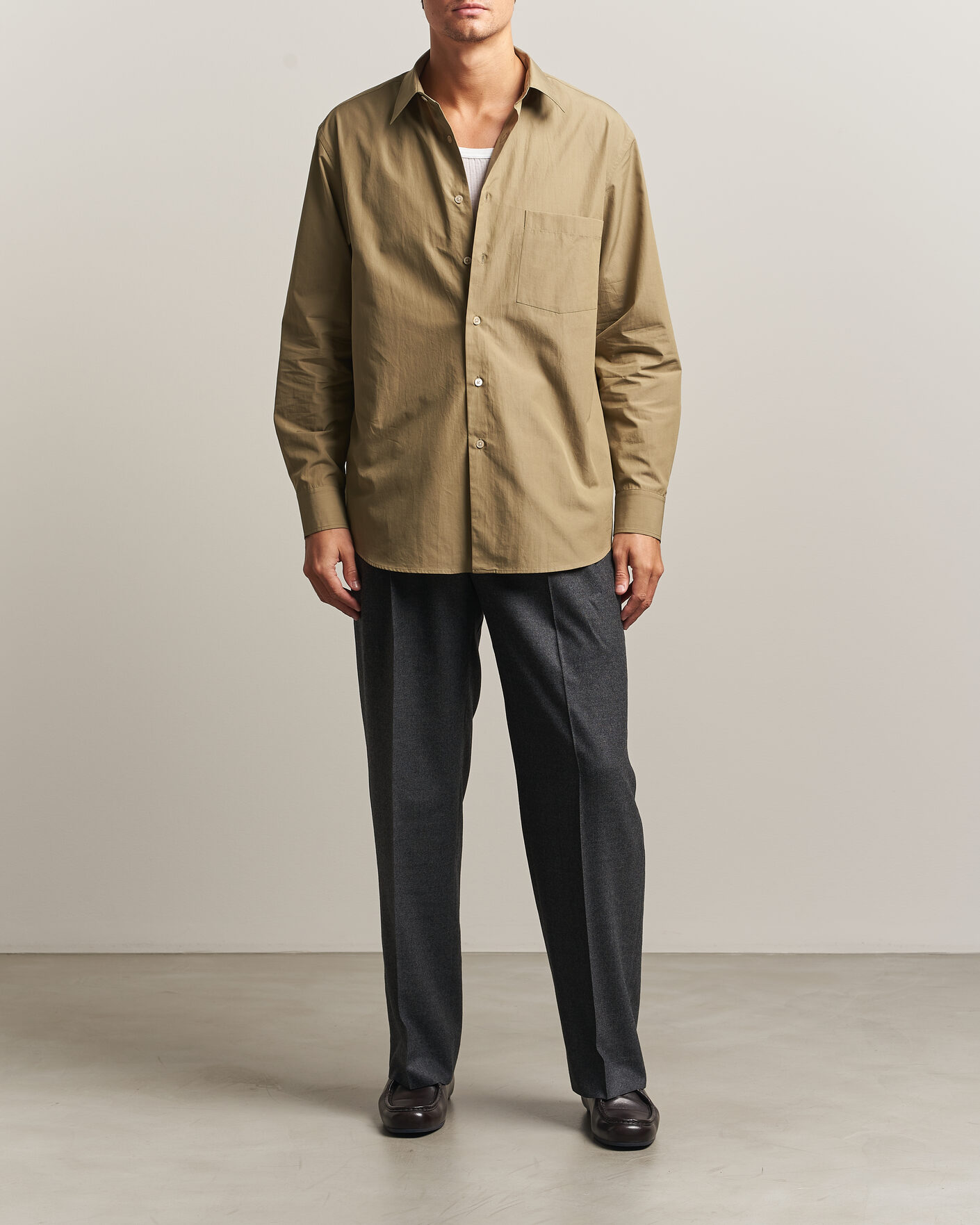 Herren | Hemden | Auralee | Finx Light Weather Chambray Shirt Olive Brown