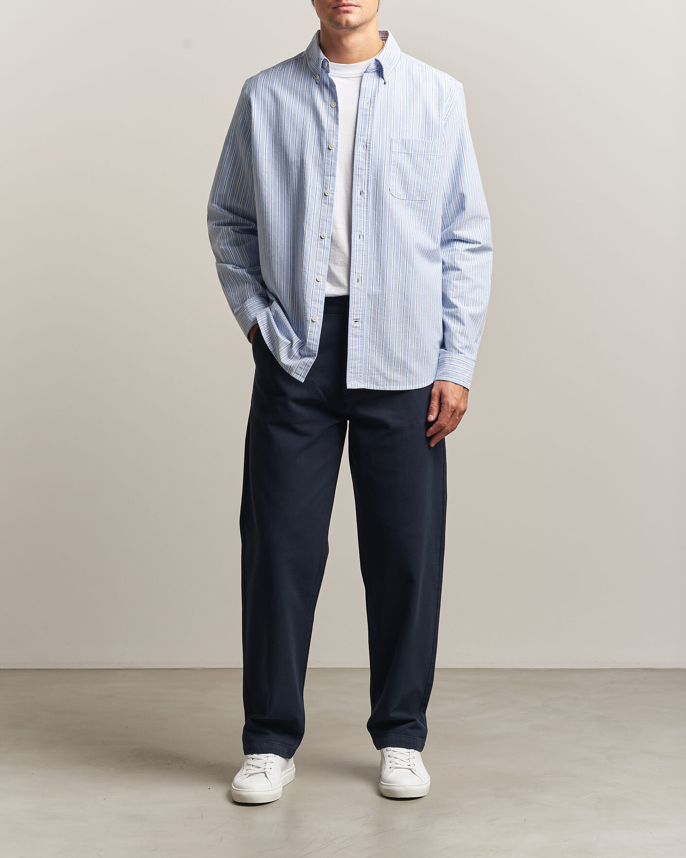 Herren | Hemden | A Day's March | Classic Flag Striped Oxford Shirt White/Blue/Black