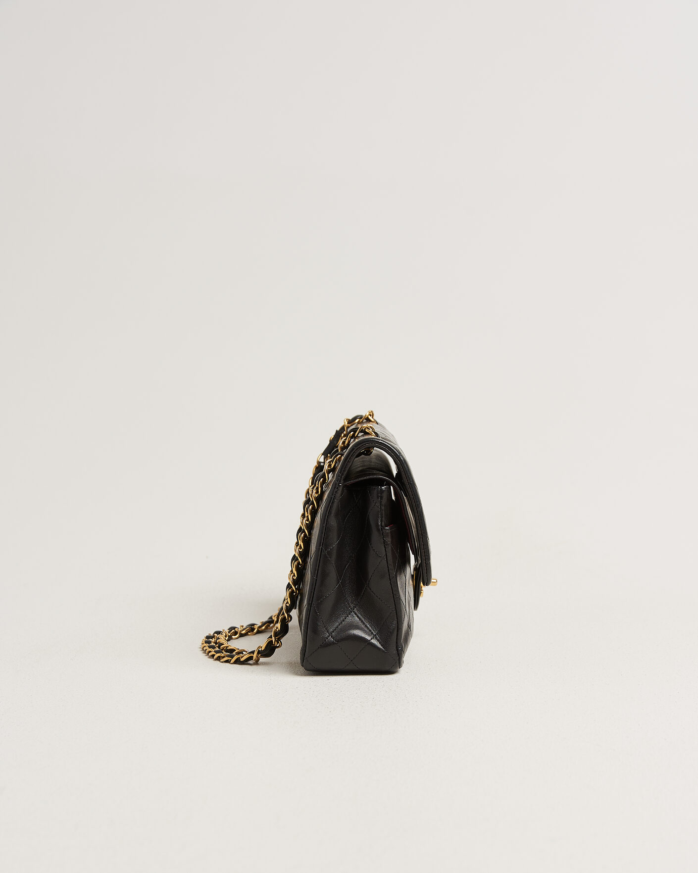Herren | Pre-Owned & Vintage Bags | Chanel Pre-Owned | Classic Medium Double Flap Bag Lambskin Black
